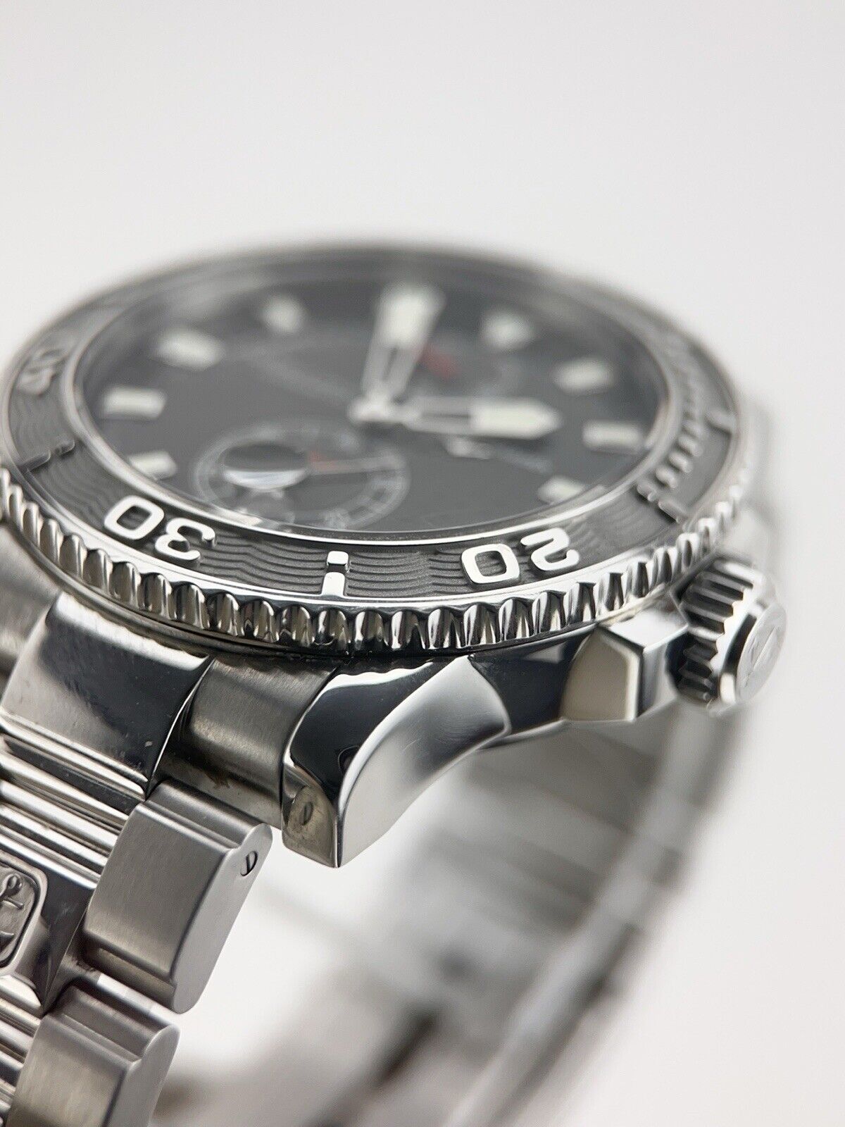 Ulysse Nardin Maxi Marine Diver Steel Black Dial 43mm Automatic Watch 263-33