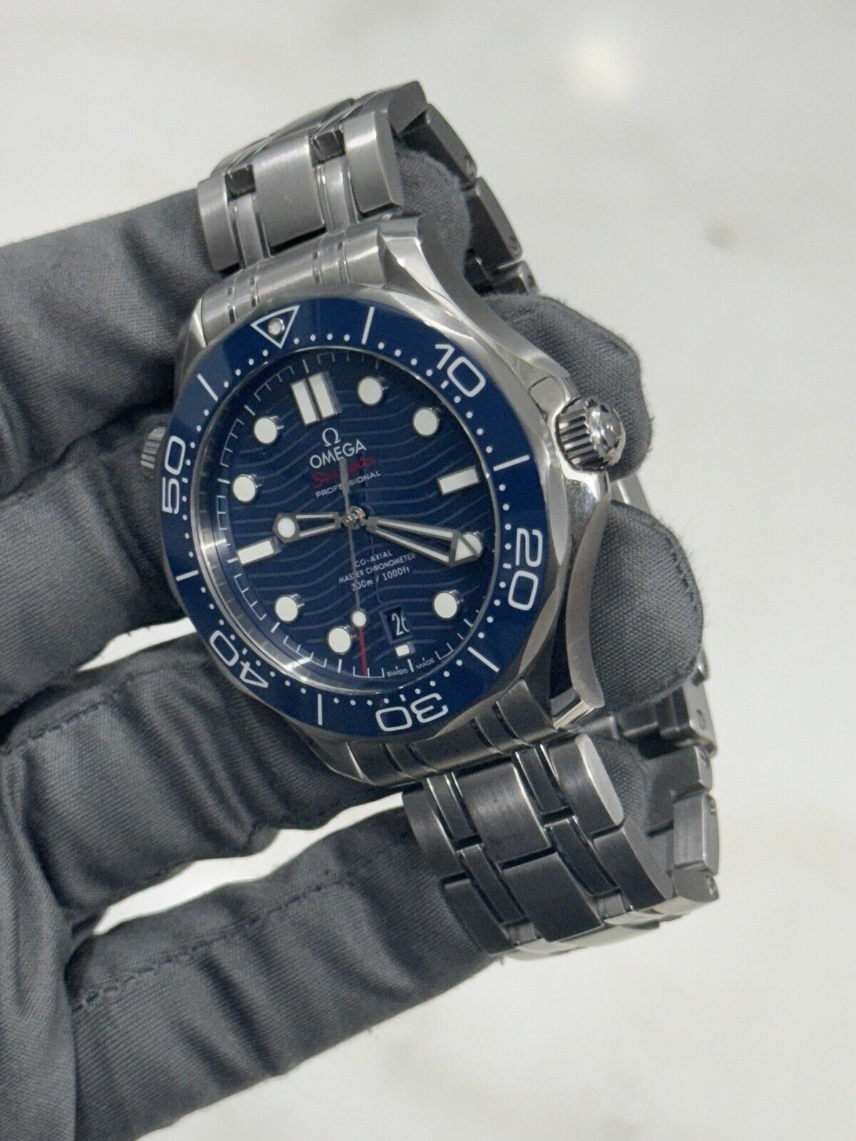 Omega Seamaster Diver 300M Co-Axial Chronometer 210.30.42.20.03.001 - B/P