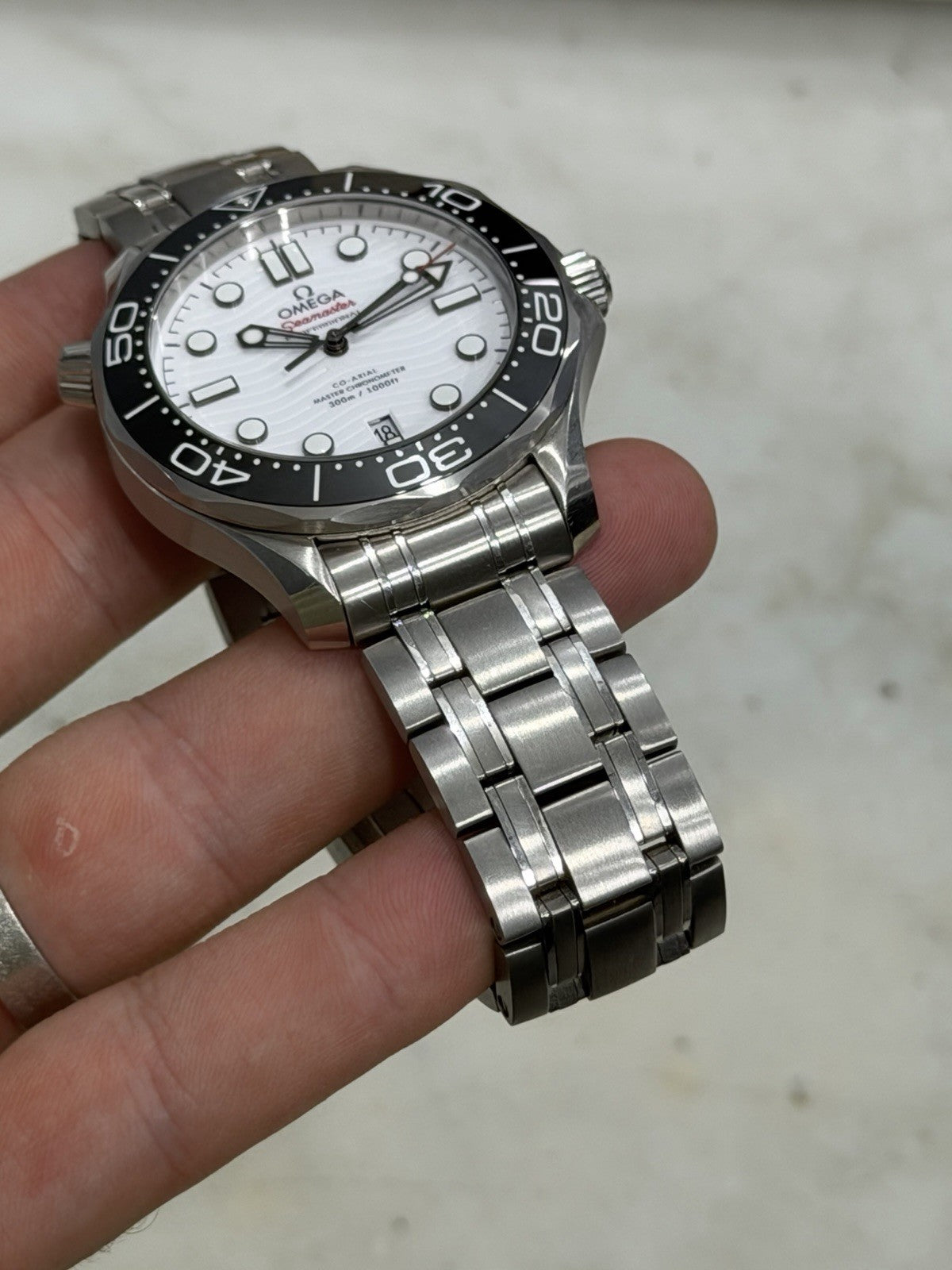 2022 Omega Seamaster Steel White Dial 42mm Auto Men's Watch 210.30.42.20.04.001