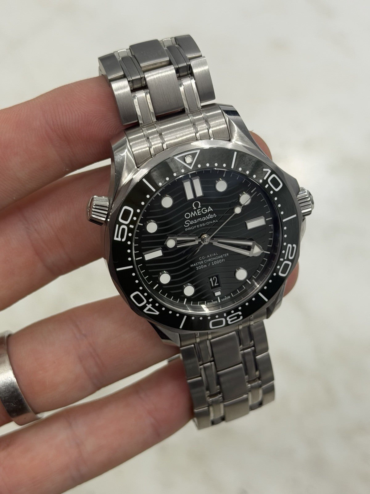 Omega Seamaster 300M GREEN Dial Steel 42mm Automatic Mens 210.30.42.20.10.001