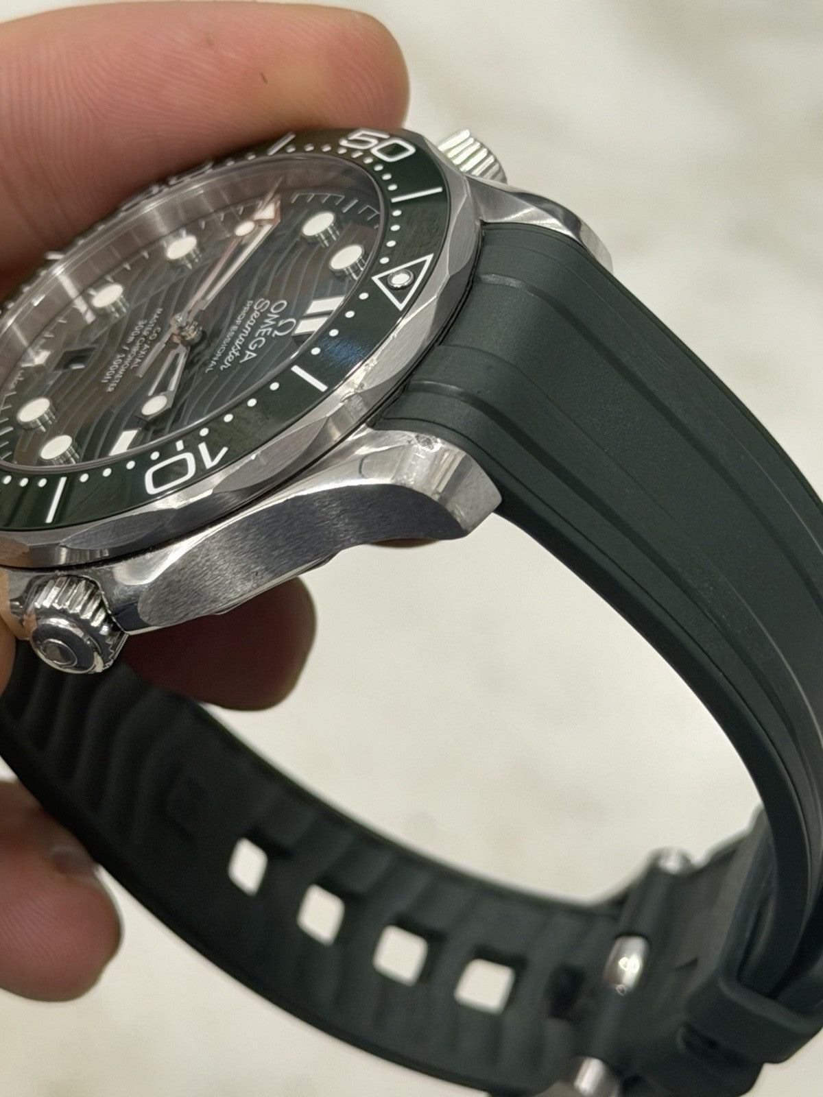 Omega Seamaster Diver Steel Green Dial 42mm Automatic Mens 210.32.42.20.10.001