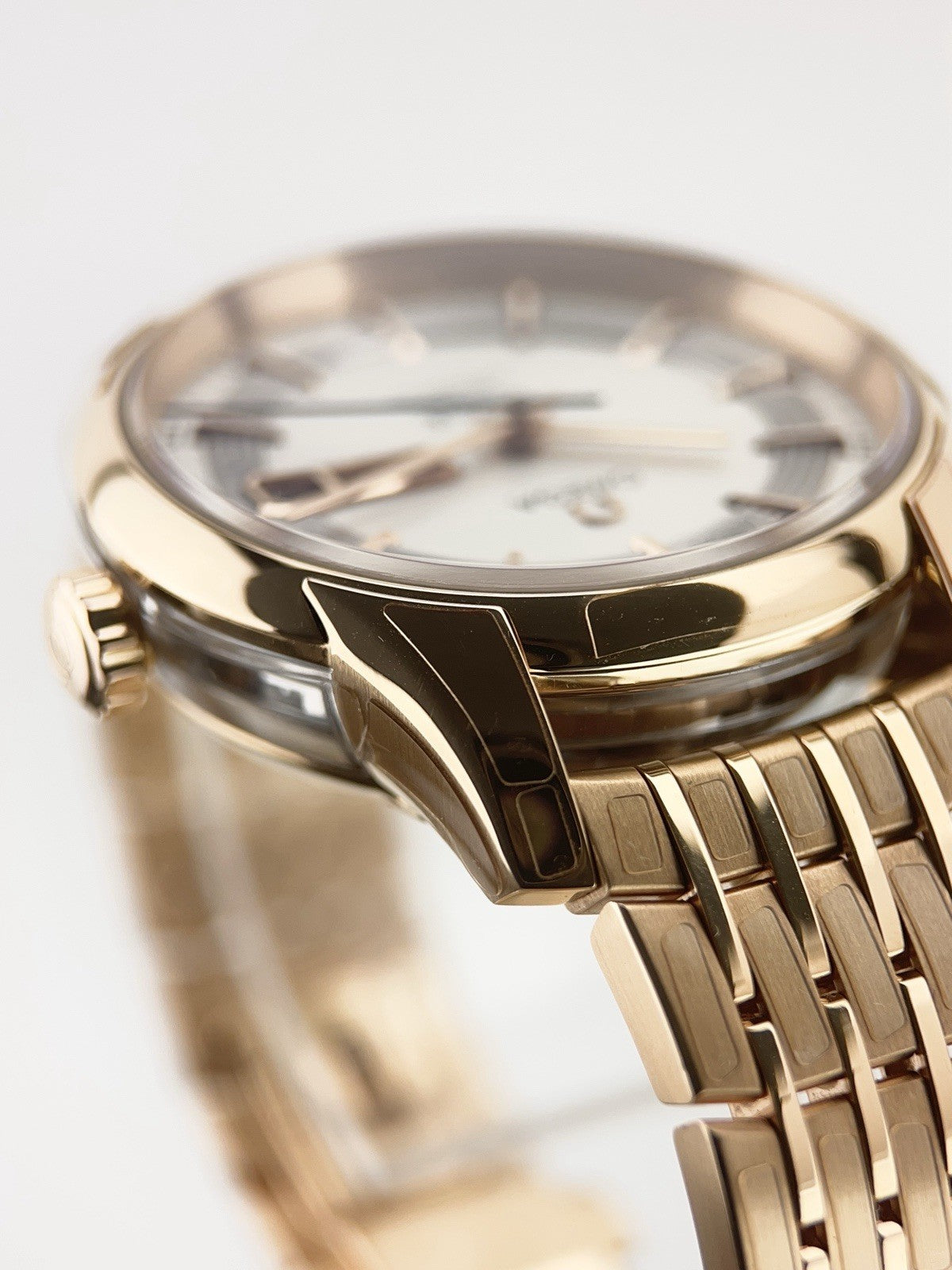 Omega DeVille 18k Rose Gold 41mm Silver Dial 41mm Automatic 431.60.41.22.02.001