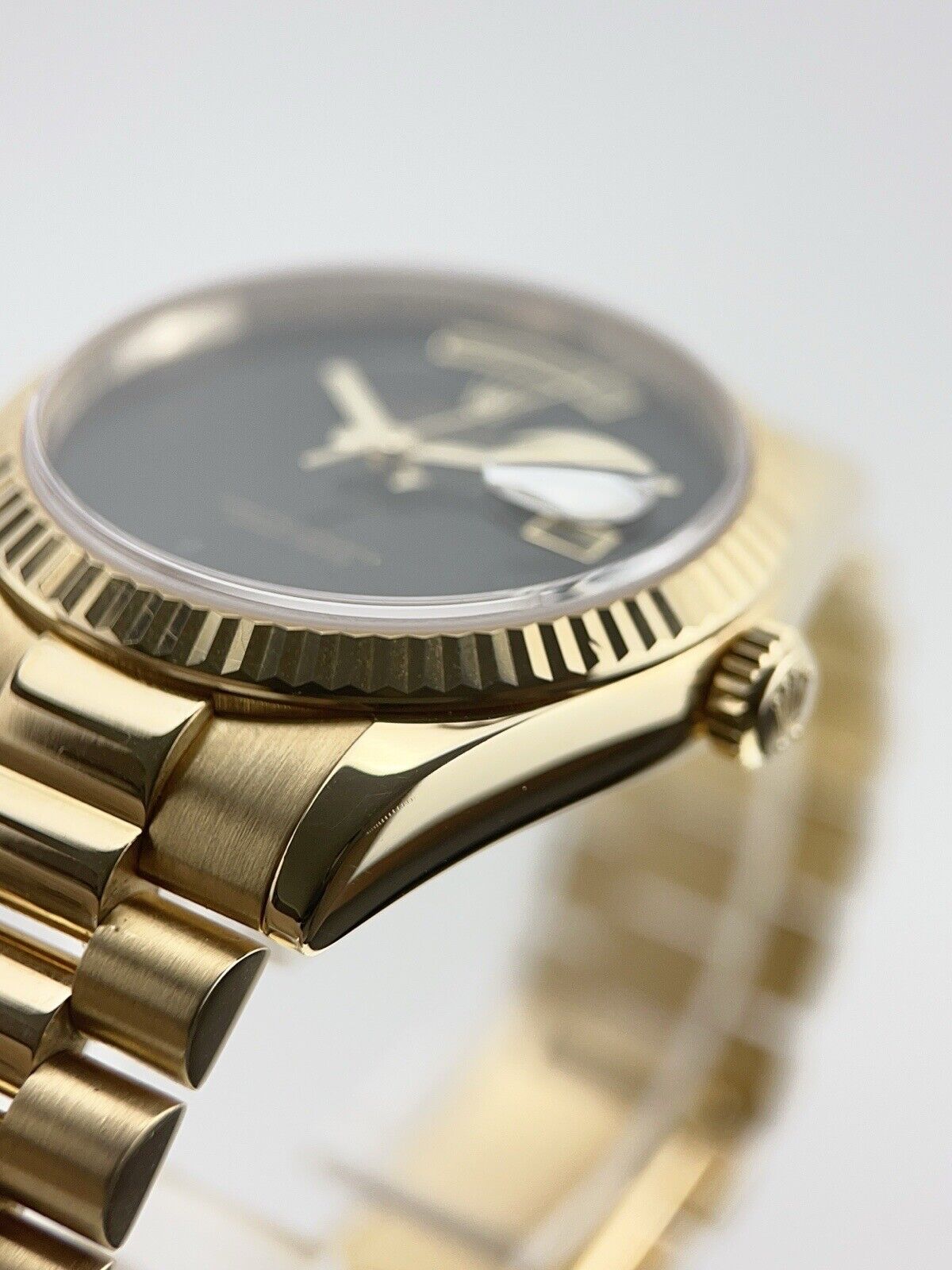 Rolex Day Date 18k Yellow Gold 36mm Onyx Dial Automatic Men’s Watch 118238