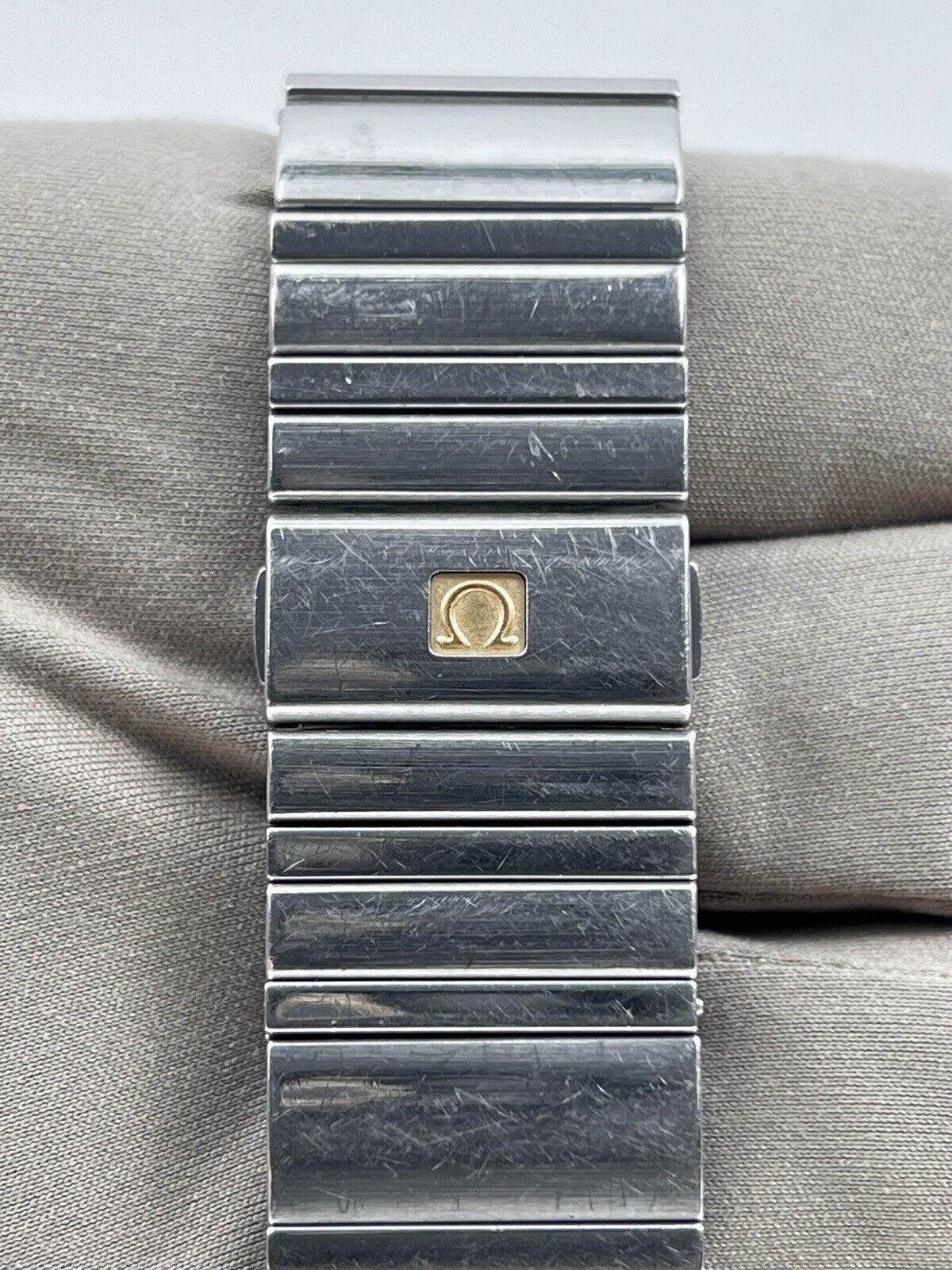 Omega Constellation Double Eagle 1513.51.00 38MM Quartz Movement Mens Date Watch