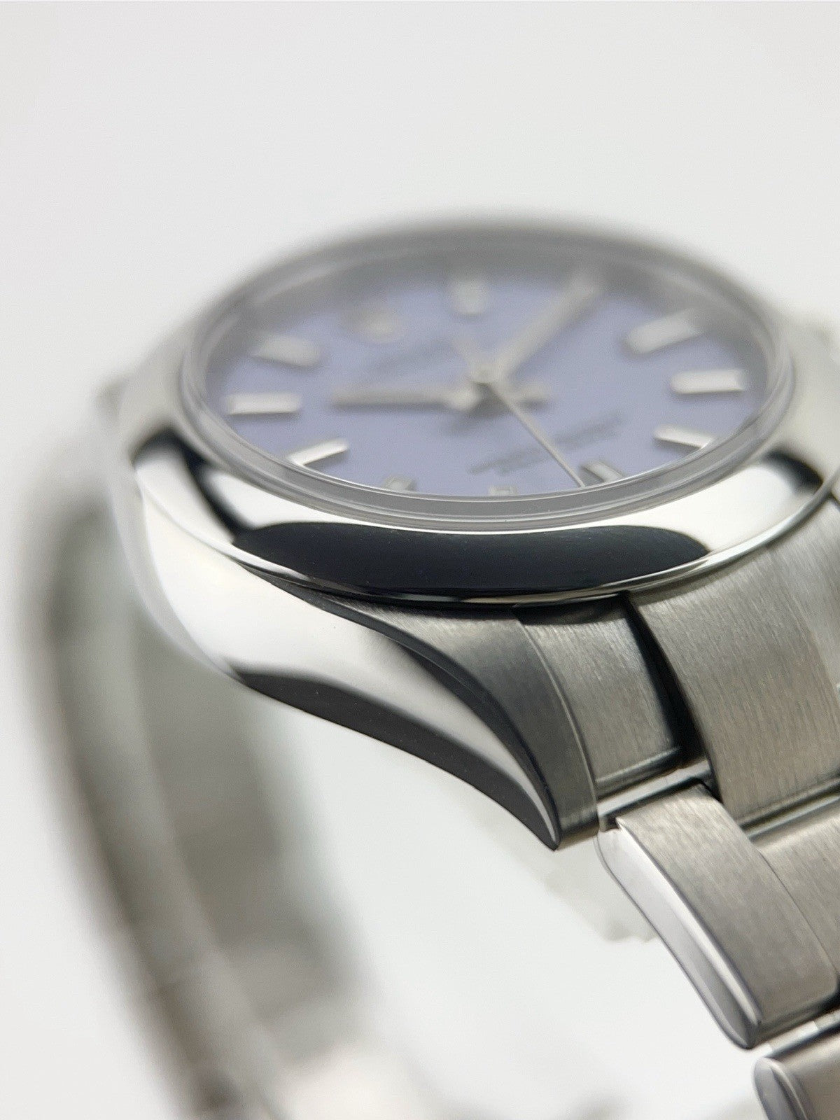 NEW 2025 Rolex Oyster Perpetual Lavender Dial 28mm Automatic Womens Watch 276200