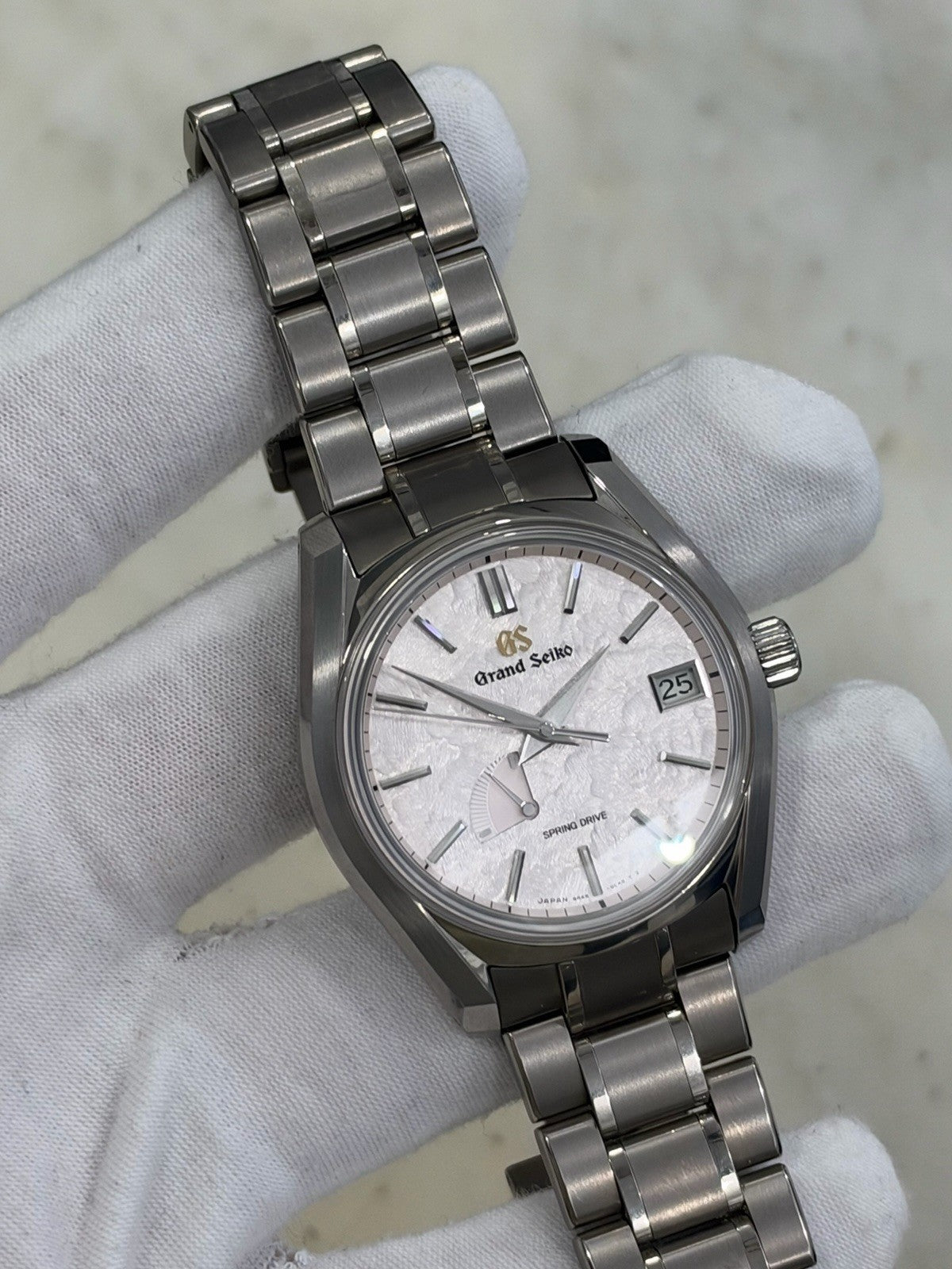 2021 Grand Seiko Heritage “Shunbun” Pink Dial Titanium 40mm Watch SBGA413