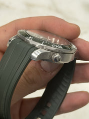 Omega Seamaster Diver Steel Green Dial 42mm Automatic Mens 210.32.42.20.10.001