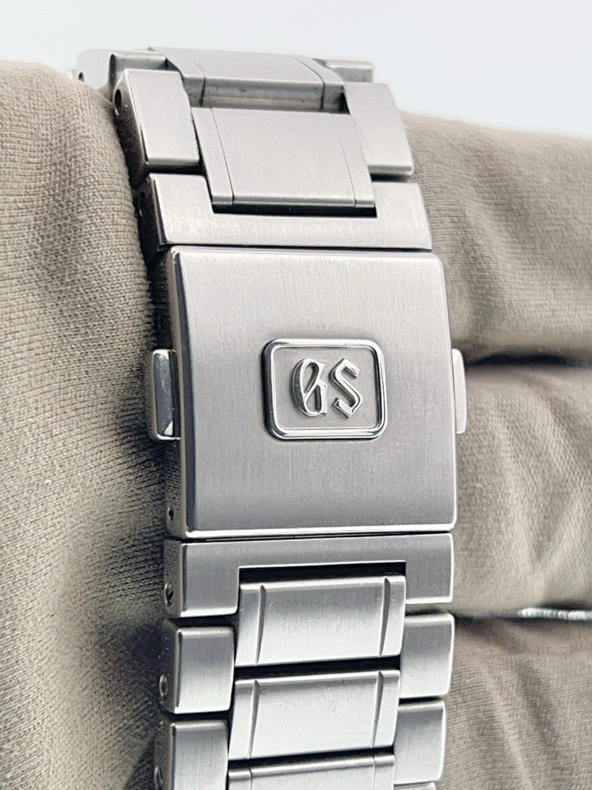 Grand Seiko Stainless Steel Silver Dial 40mm Automatic Men’s Watch SLGH005 - B/P