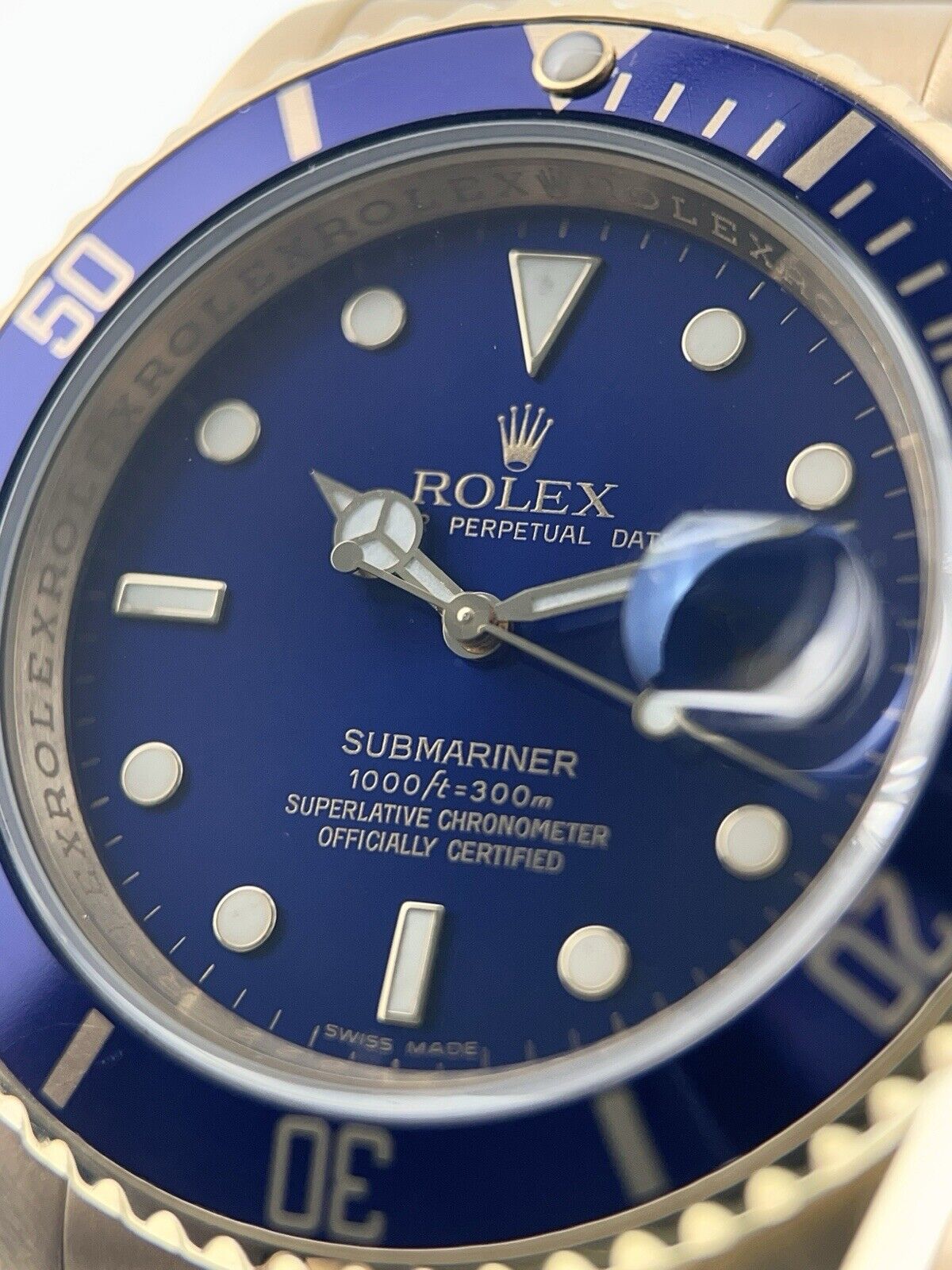 Rolex Submariner Date 18k Yellow Gold Blue Dial 40mm Automatic Men’s 16618LB