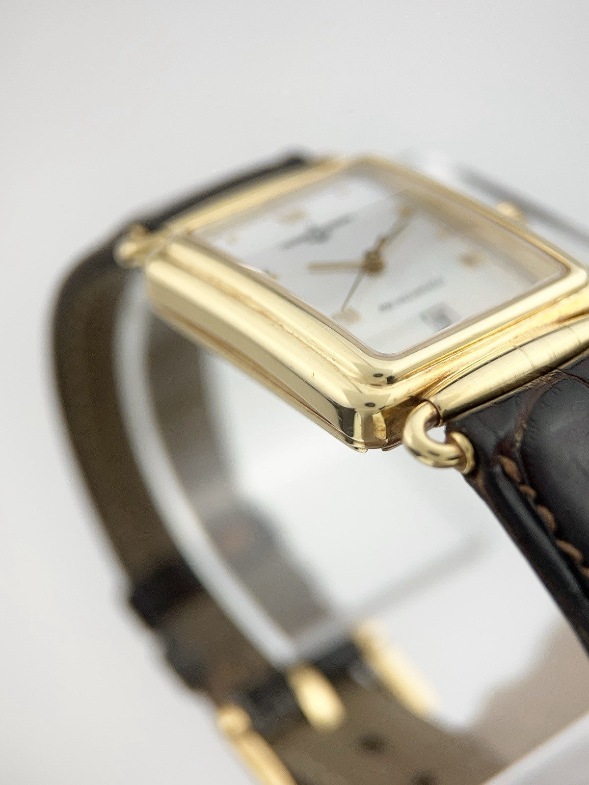 Ulysse Nardin 18k Gold Mother of Pearl Dial 26mm Automatic Women's Watch 181-42