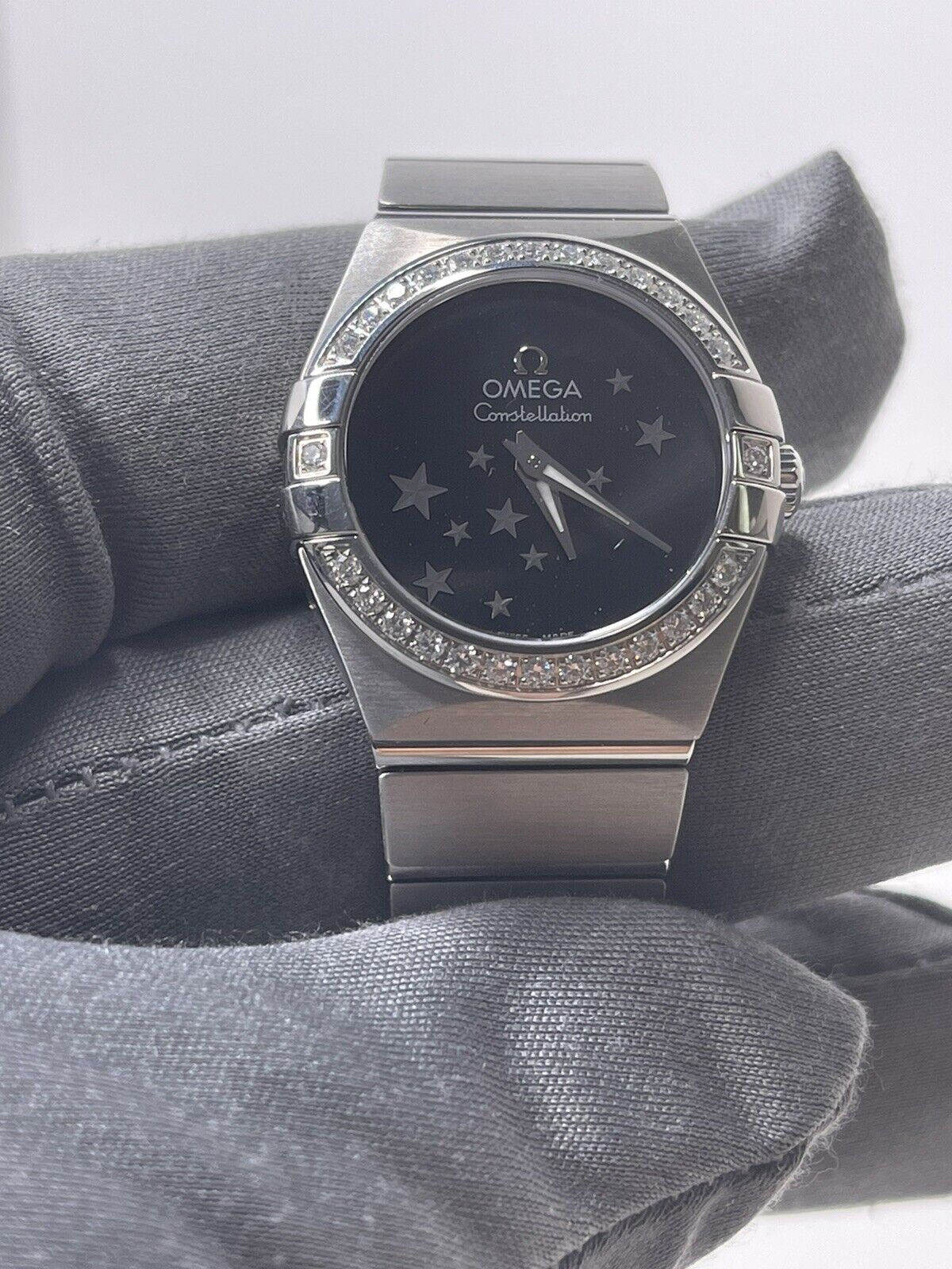 OMEGA Constellation Diamond Quartz Star Dial Watch 123.15.24.60.01.001