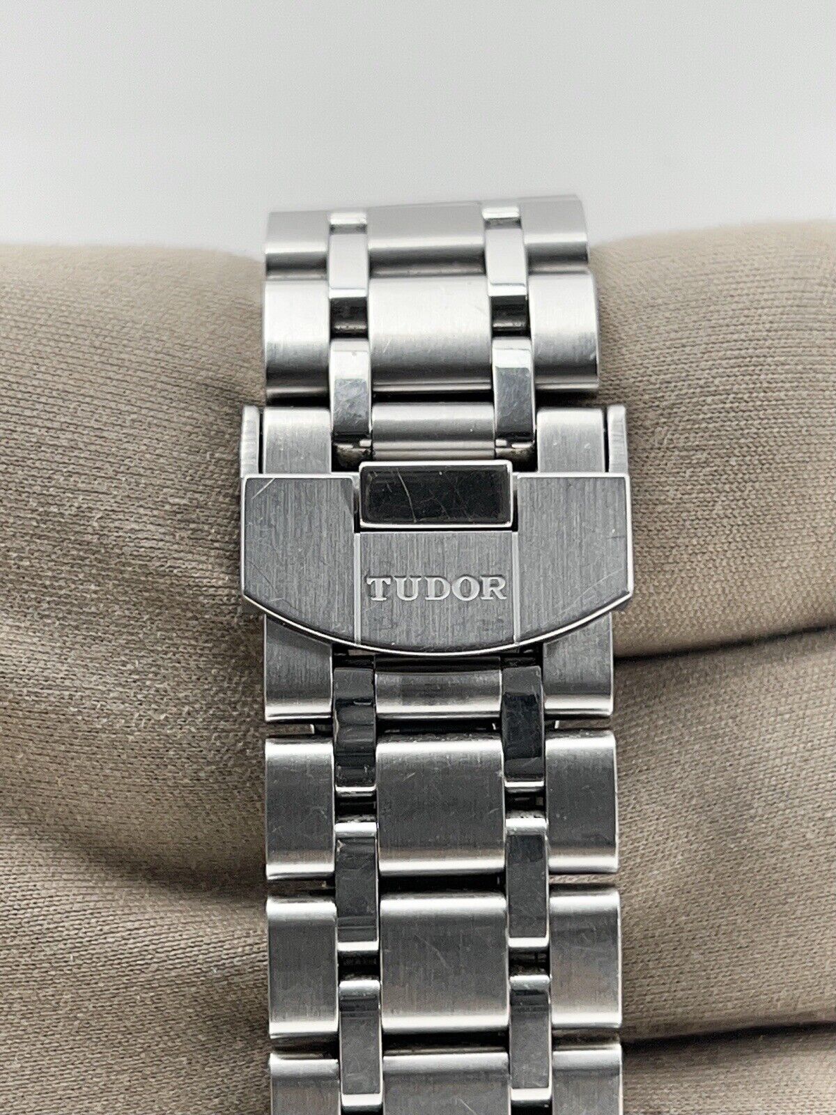 Tudor Royal 28600 Day-date Silver Dial Automatic Men's Watch Box & Papers