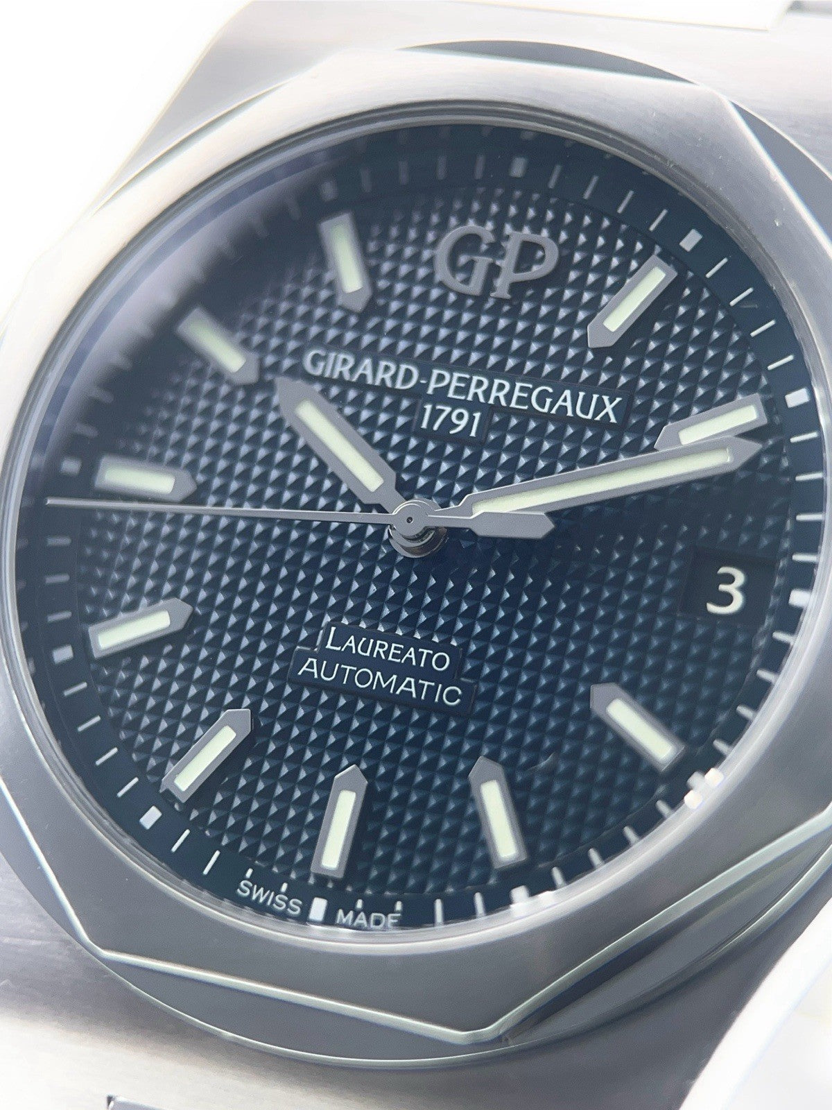 Girard Perregaux Stainless Steel Blue Dial 42mm Automatic Men’s Watch 81010
