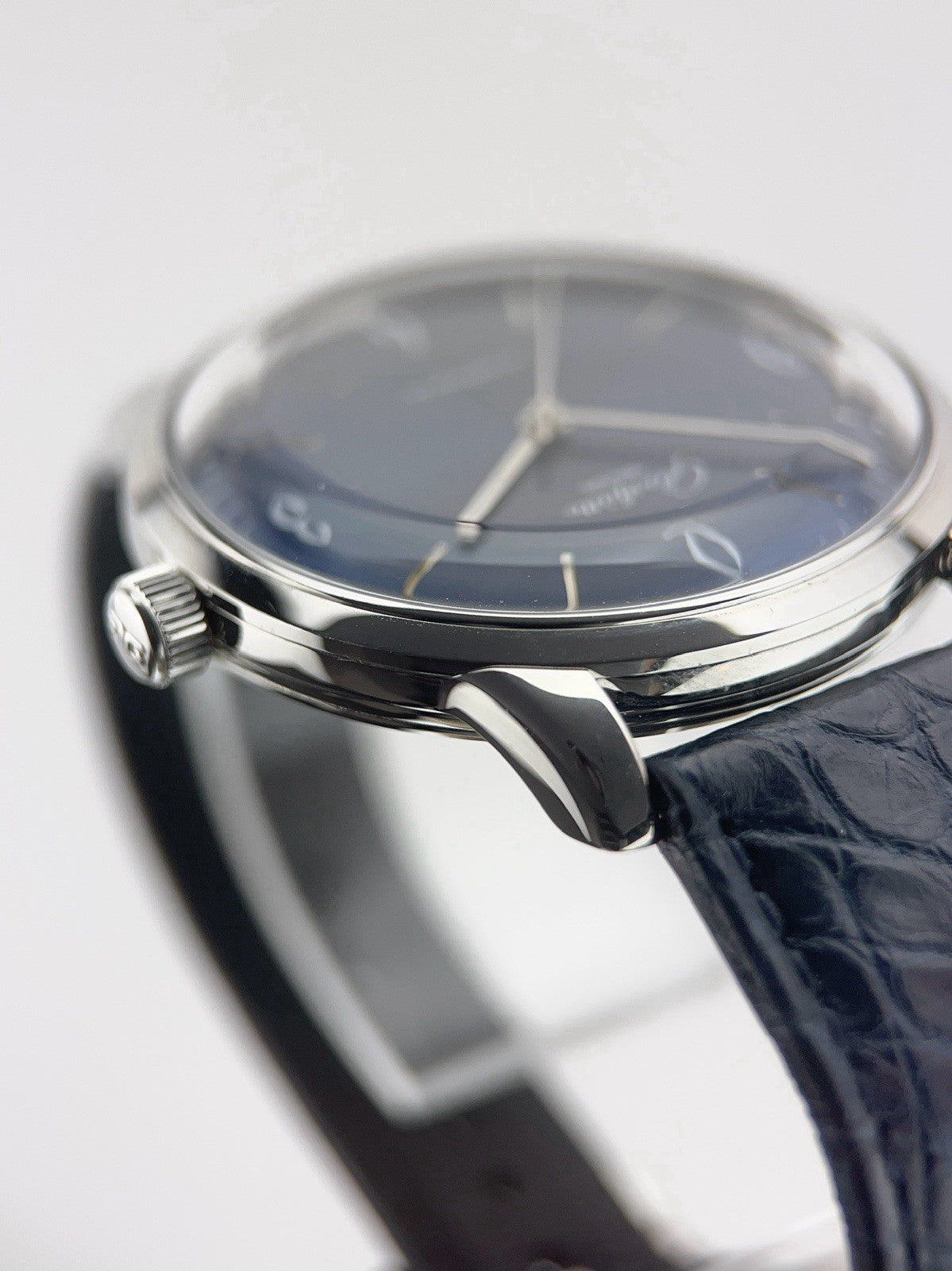 Glashutte Original Sixties Steel Blue Dial 39mm Automatic Mens 1-39-52-06-02-04