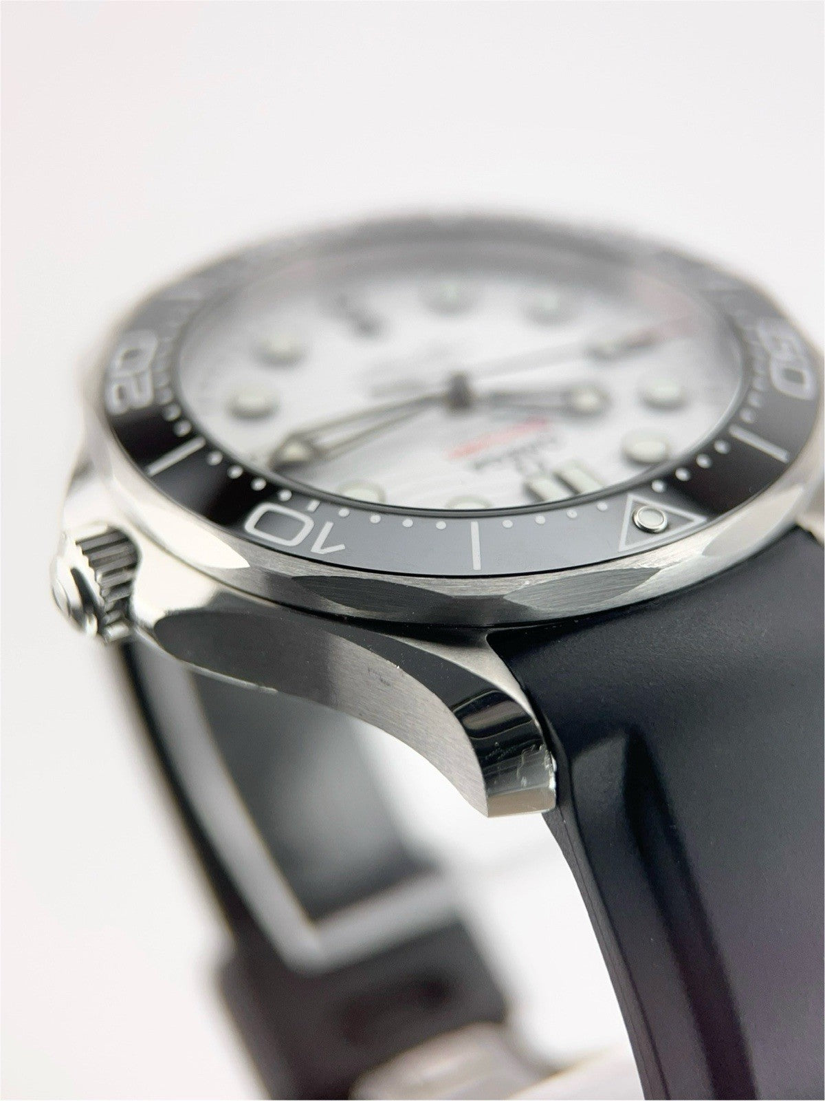 Omega Seamaster Steel White Dial 42mm 210.32.42.20.04.001