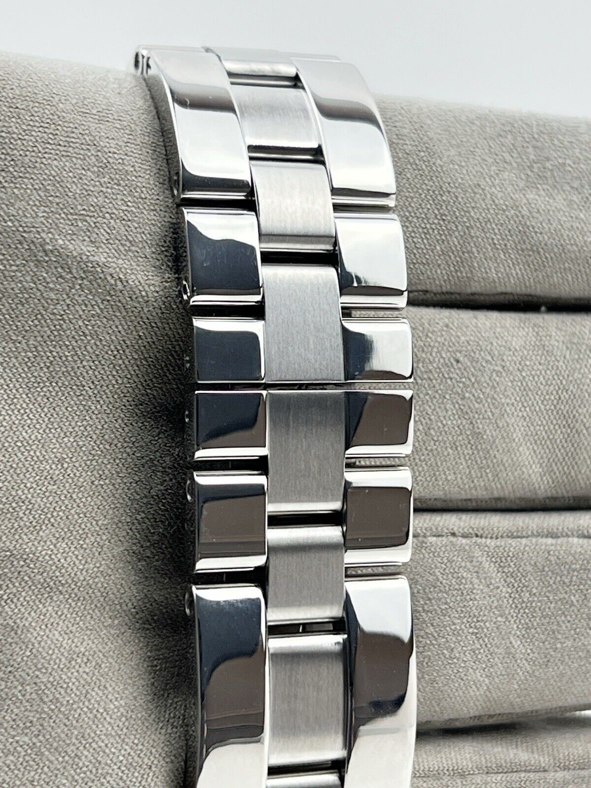 Cartier Roadster 37mm Automatic Men's Watch Stainless Steel Gray Dial 2510