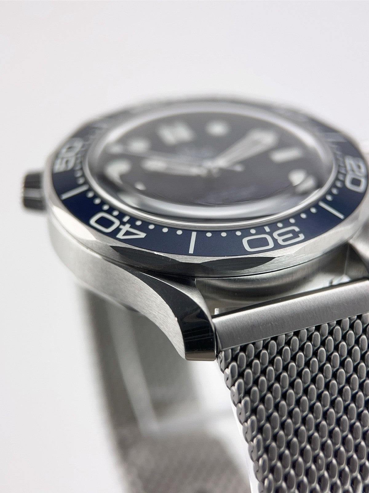 Omega Seamaster Bond 210.30.42.20.03.002