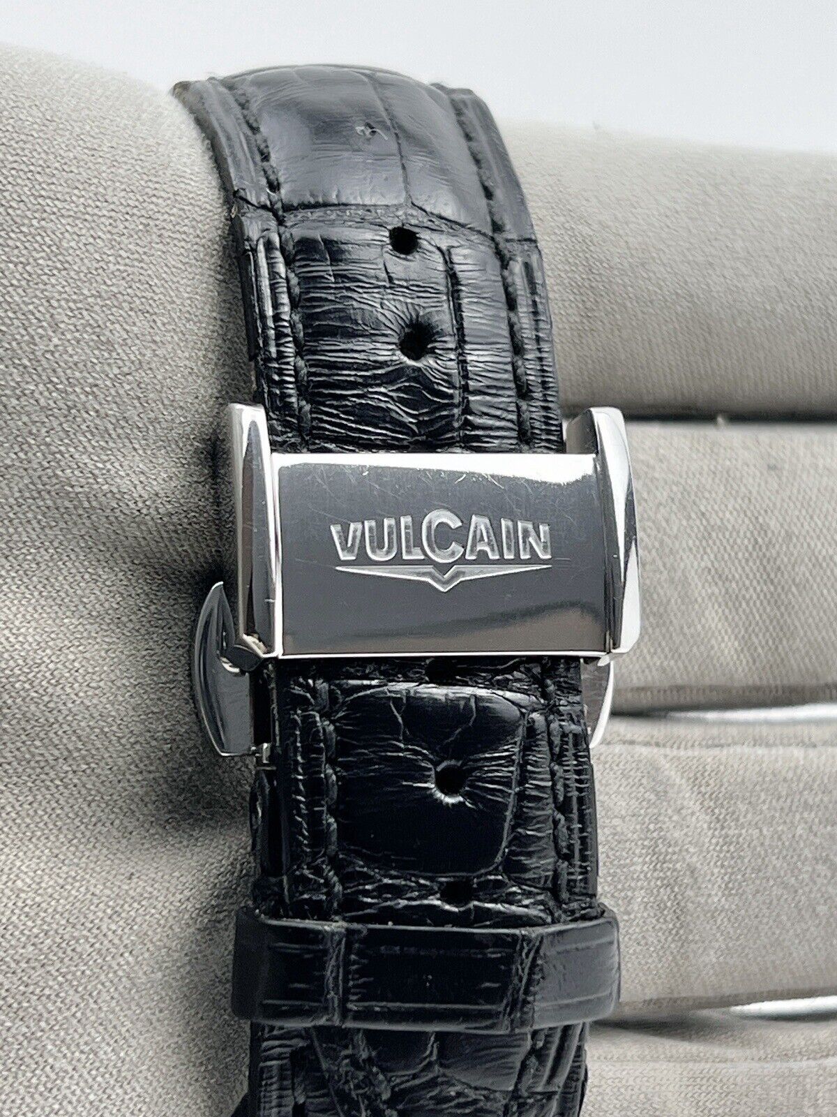 Vulcain Anniversary Heart Limited Edition Manual Wind 42mm Auto Ref-180128.175