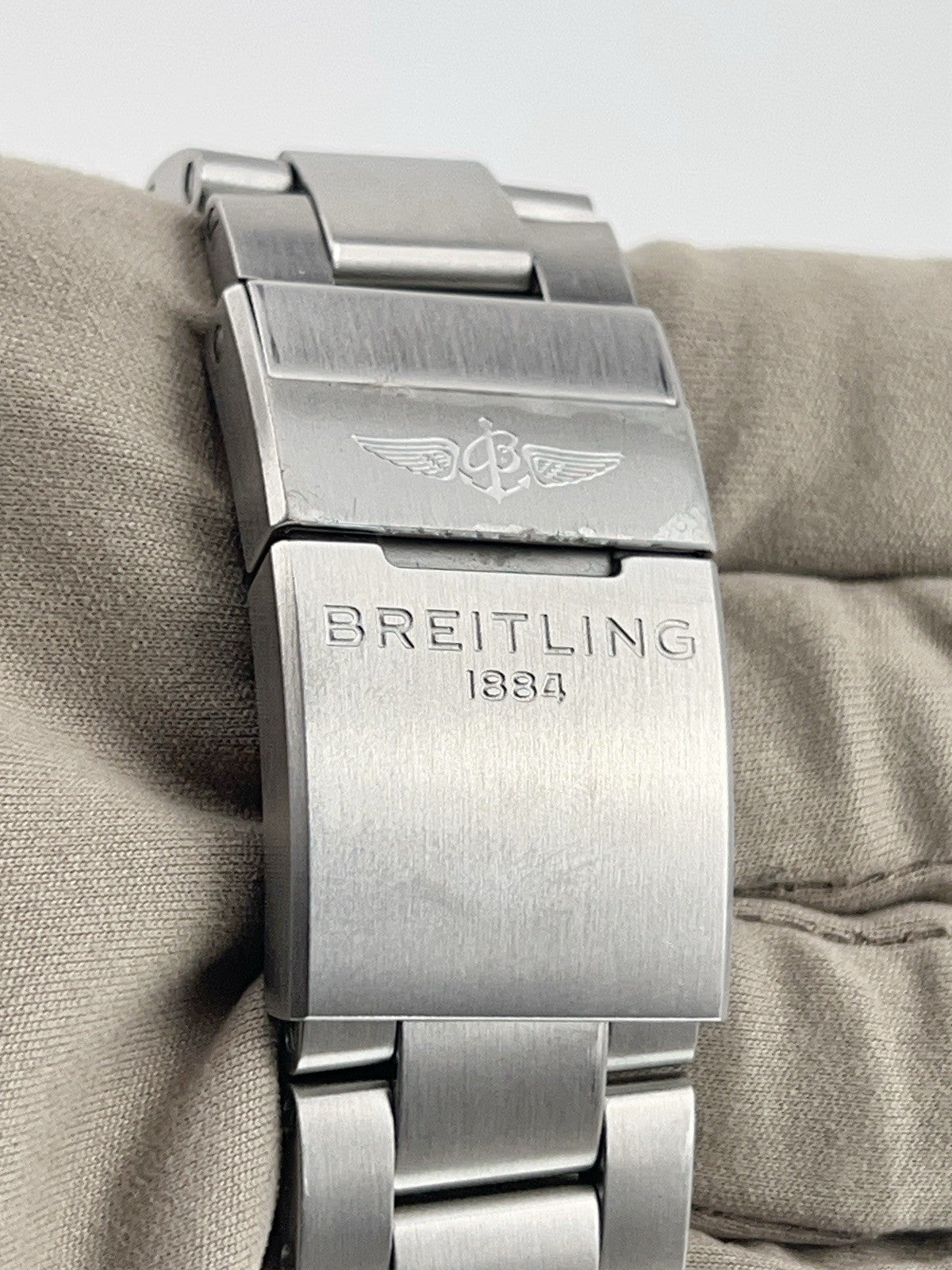 Breitling Avenger 45 Chronograph A24315