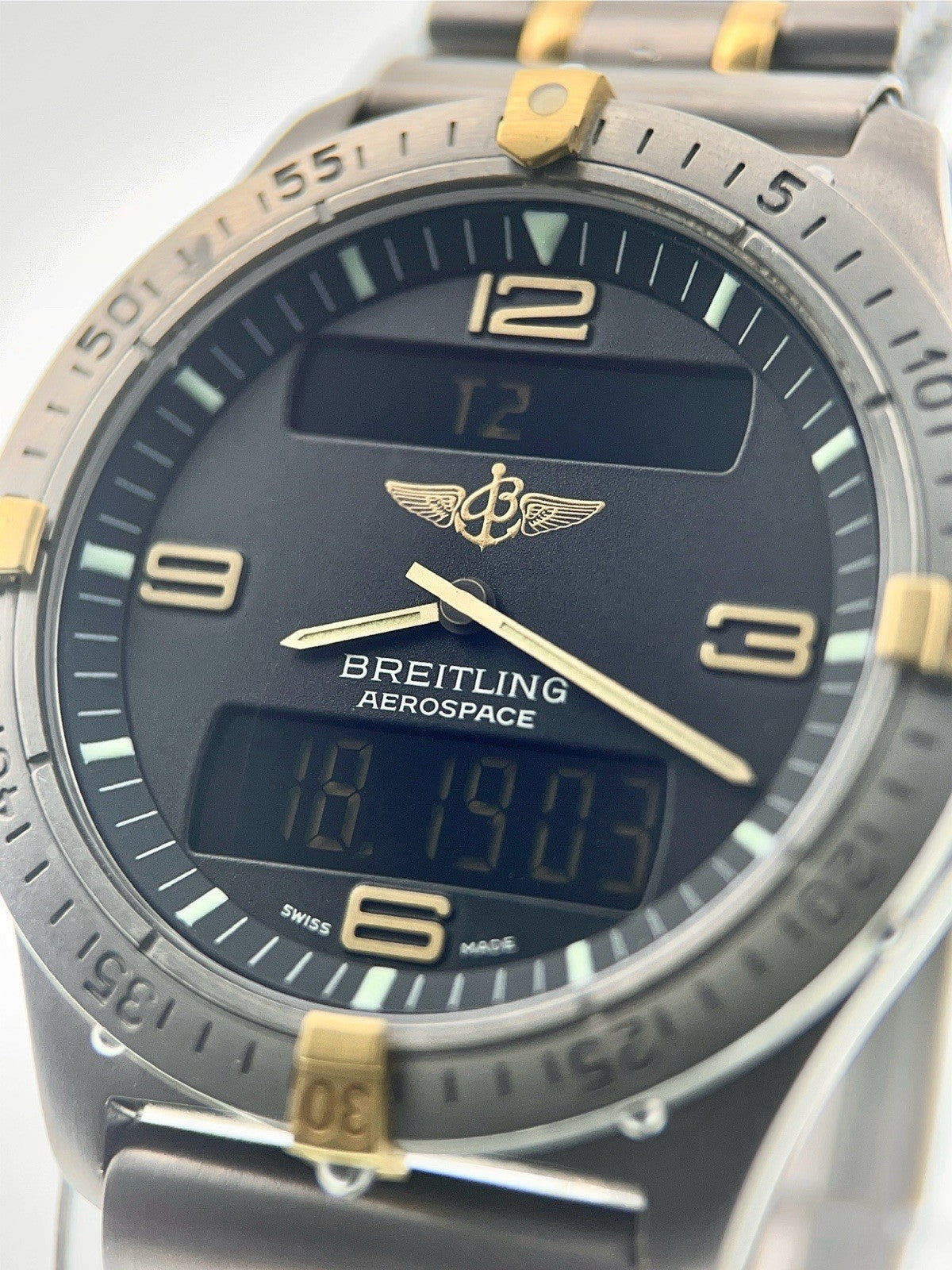 Breitling Aerospace Titanium Grey Dial 40mm Quartz Movement Mens Watch F56062