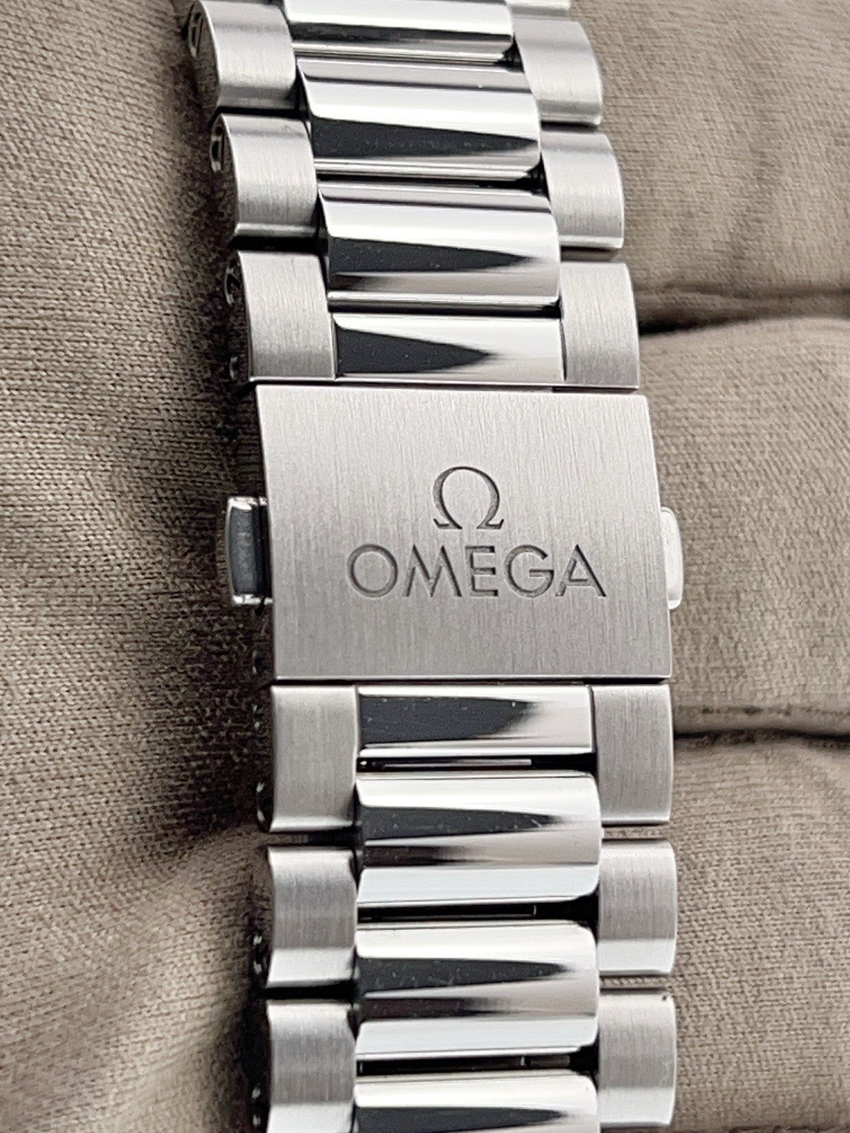 Omega Seamaster Steel Turquoise Dial 38mm Automatic Men's 220.10.38.20.03.005