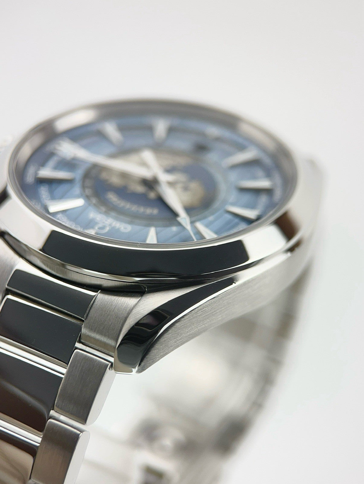 Omega Seamaster Aqua Terra World Timer 'Summer Blue' Ref. 220.10.43.22.03.002
