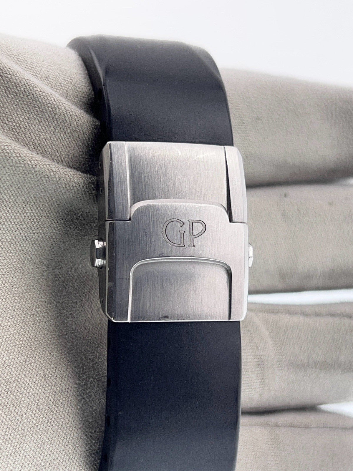 Girard Perregaux BMW Oracle Racing Steel 43mm Automatic Men’s Watch 498000
