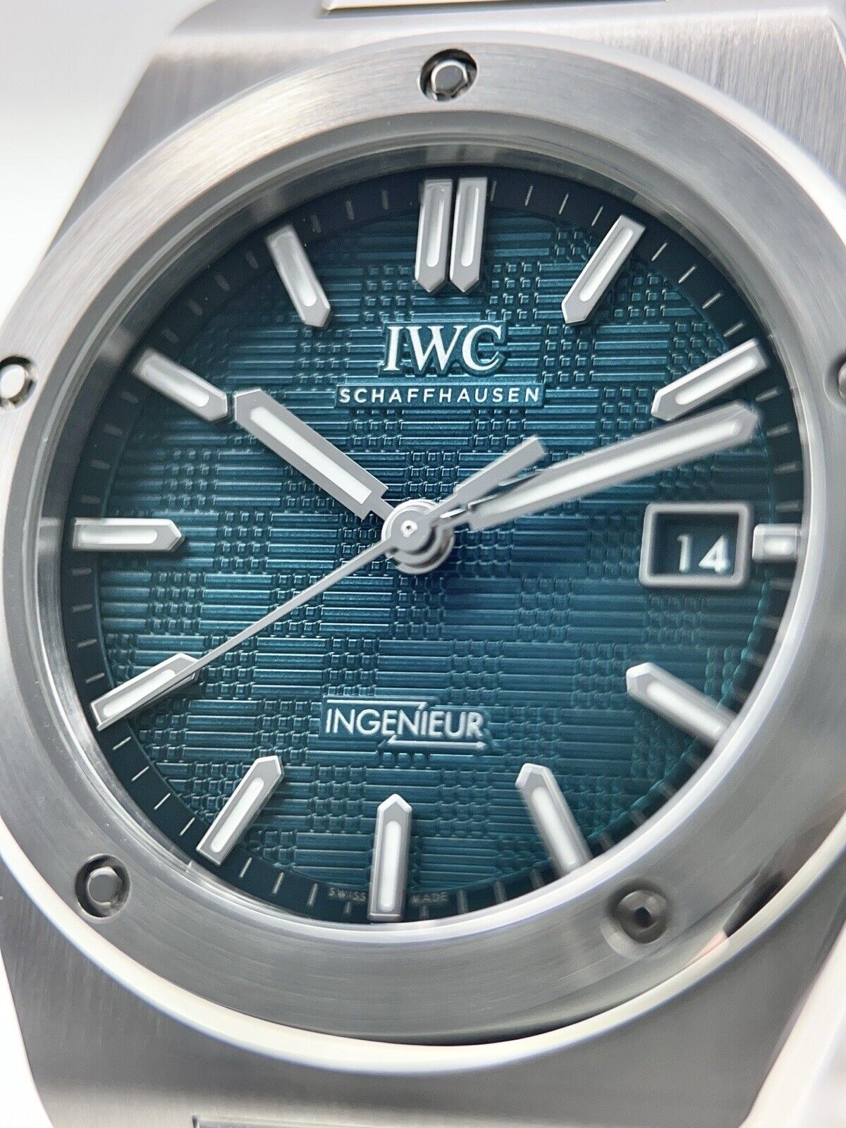 NEW 2024 IWC Ingenieur Stainless Steel Green 40mm Automatic Mens Watch IW328903