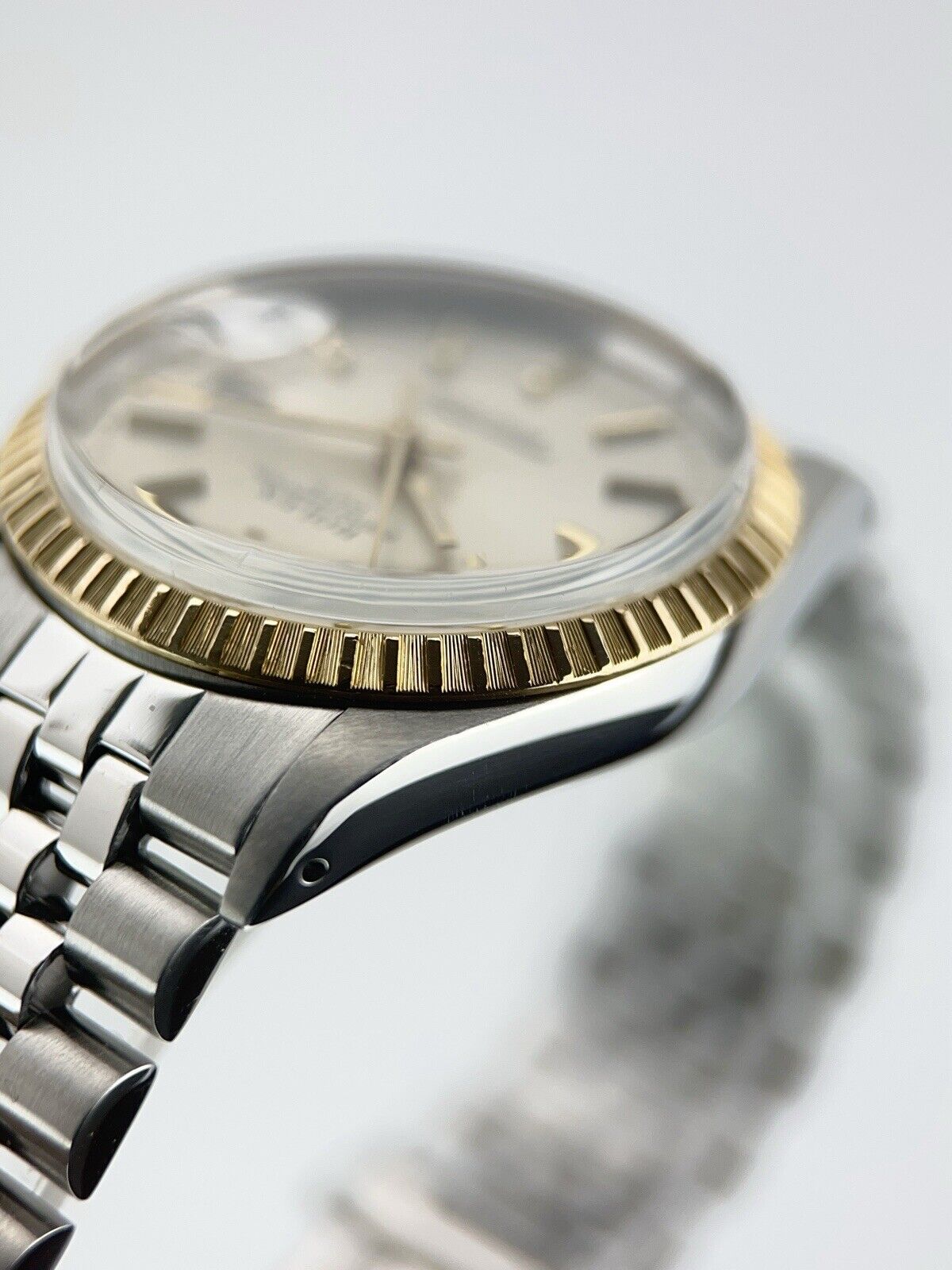 Rolex Date Gold & Steel Silver Color Dial 34mm Automatic Men’s Watch Ref 15053