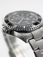 Rolex Sea-Dweller Stainless Steel Black Dial 40mm Automatic Mens Watch 16600T