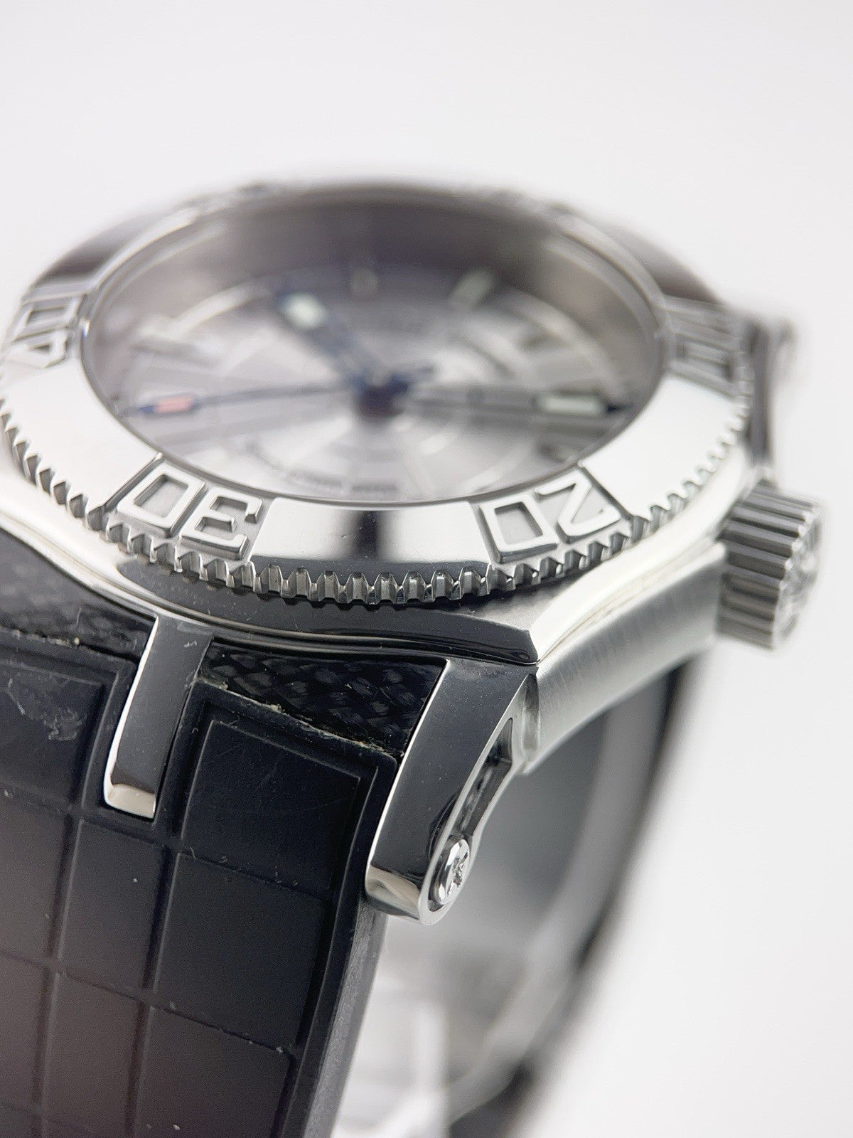 Roger Dubuis Easy Diver Silver Dial 46mm Automatic Men's Watch SE46 57 9 3 53