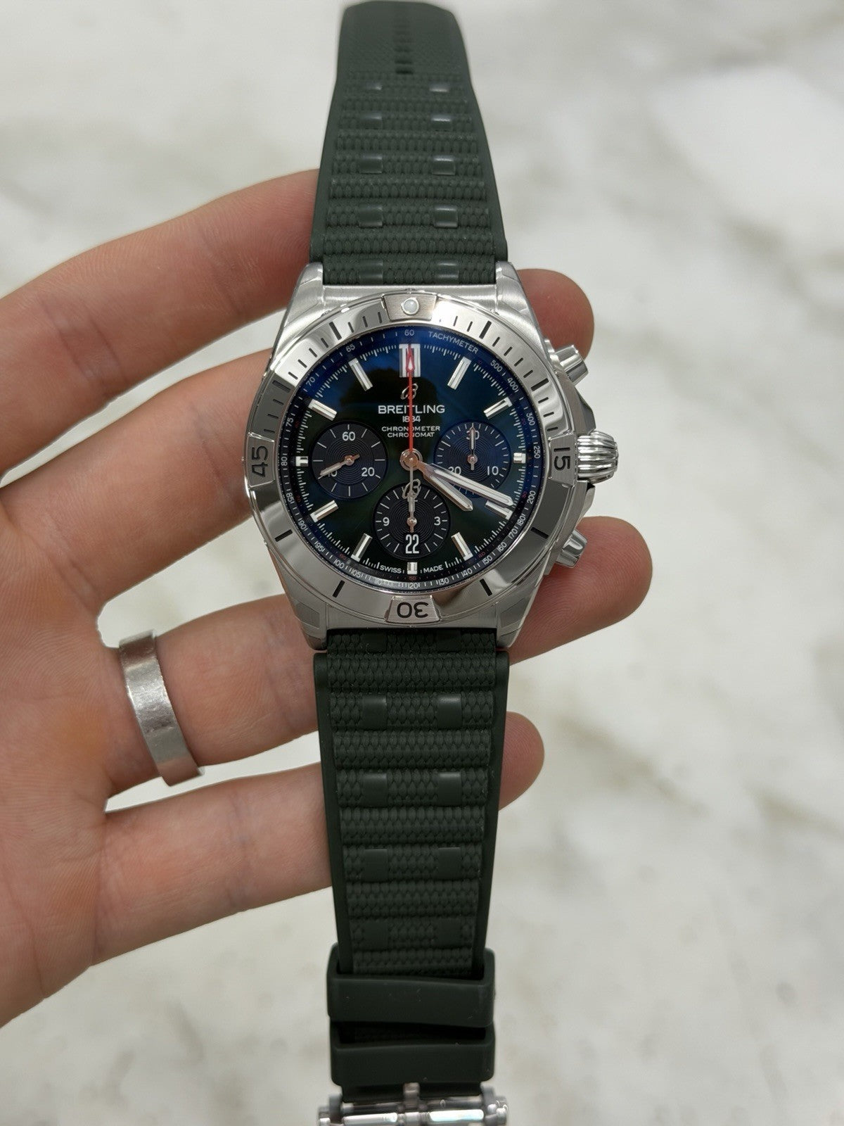 NEW 2026 Breitling Chronomat B01 42 Chronograph Green Men's Watch AB0134101L2S1