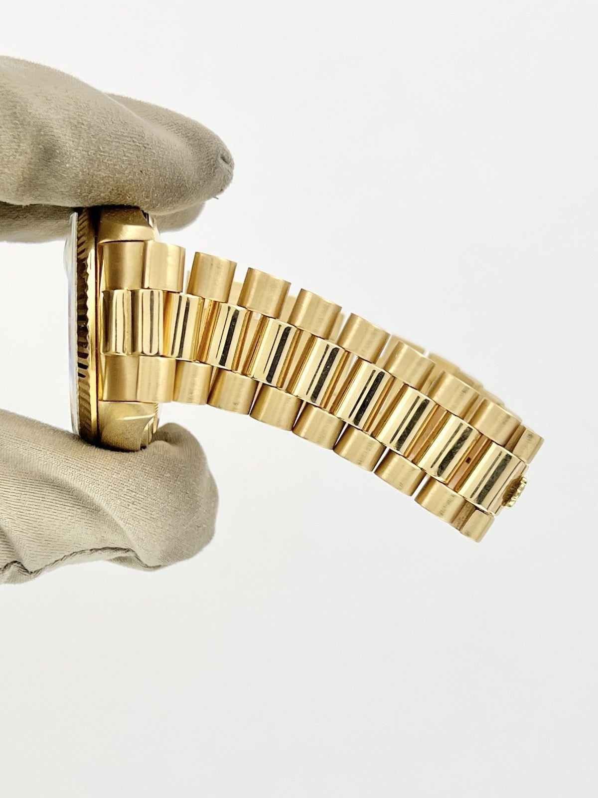 Rolex Day Date 18k Yellow Gold Champagne Dial 36mm Automatic Men’s Watch 18038