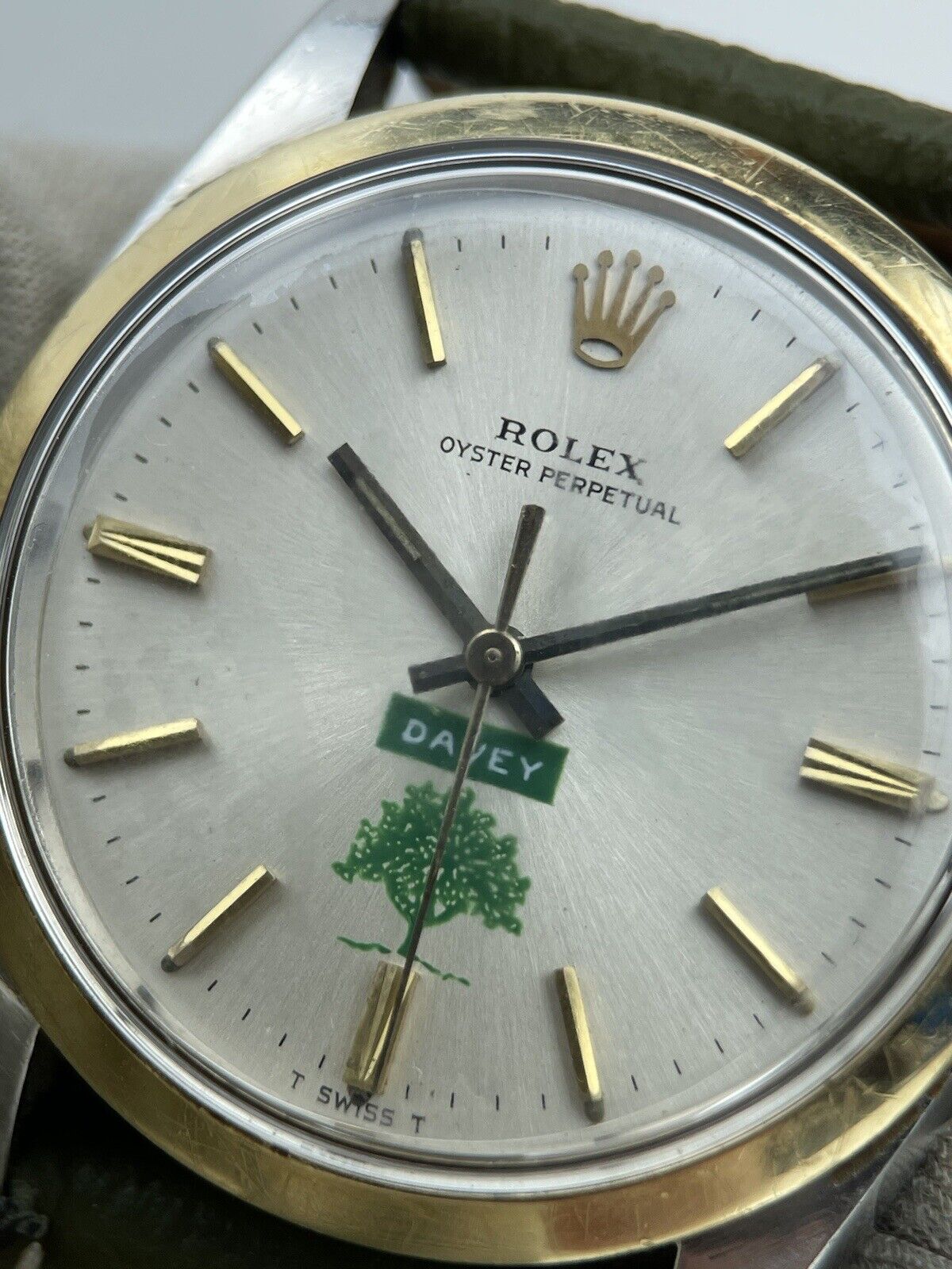 Rolex Oyster Perpetual 1002 34mm Gold Bezel crown Rare Davey