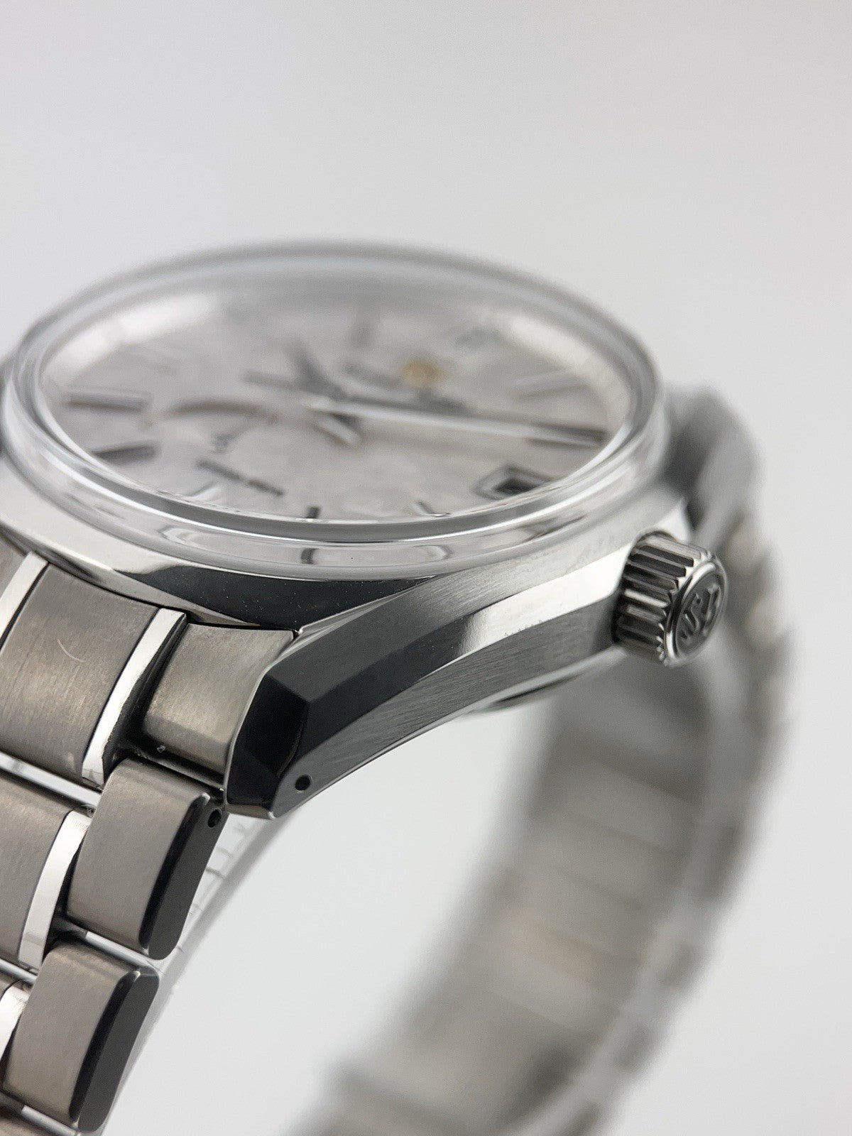 Grand Seiko Spring Shunbun Titanium Pink Dial 40mm Automatic Mens Watch SBGA413