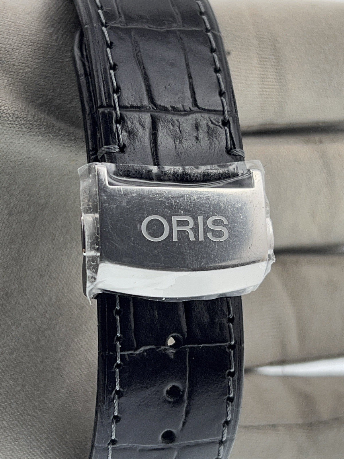 Oris Artelier Pointer Stainless Steel Black Dial 44mm Automatic Mens Watch 7666