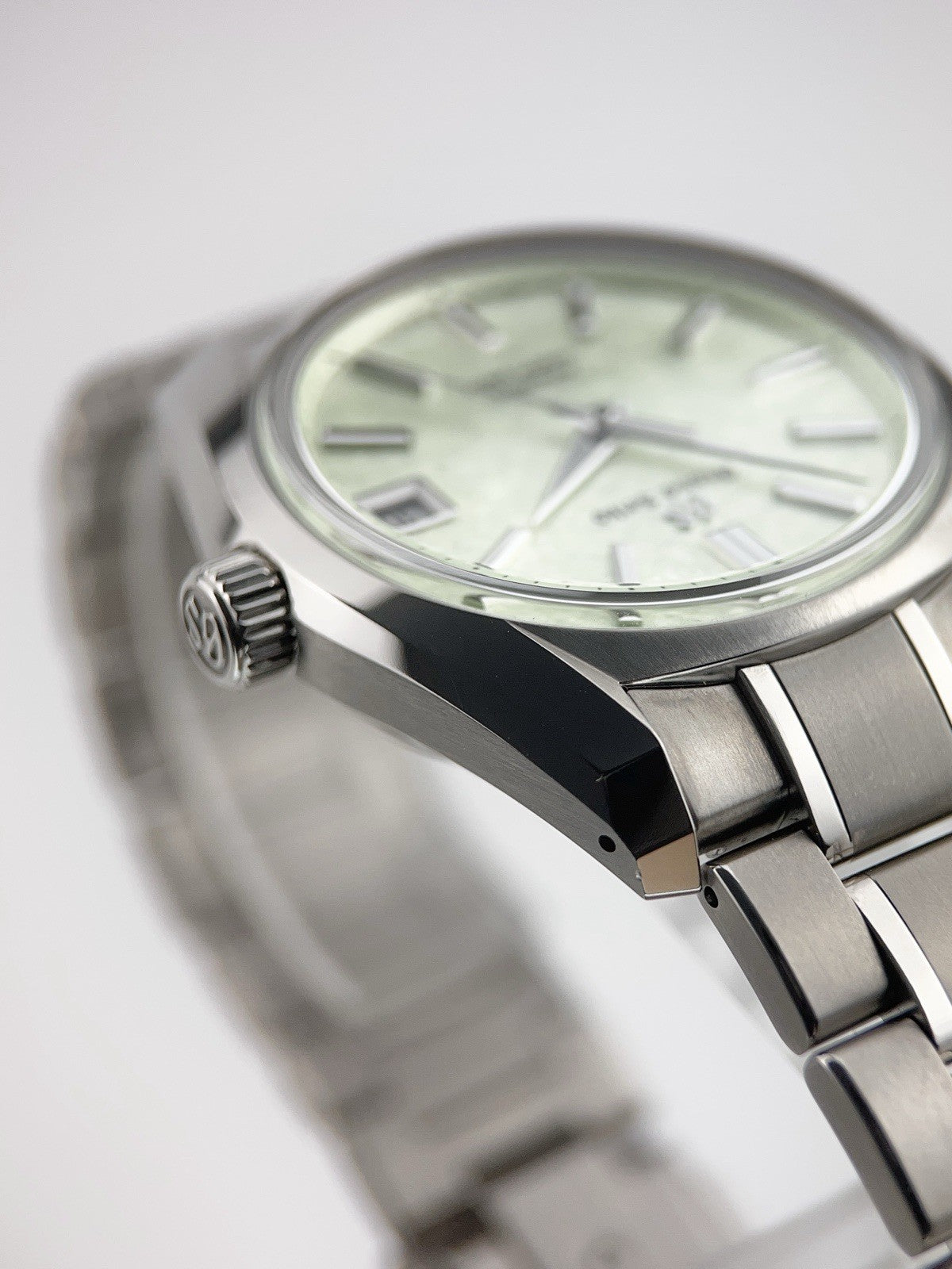 NEW 2025 Grand Seiko Heritage Titanium Green Dial 38mm Automatic WatchSBGH343G