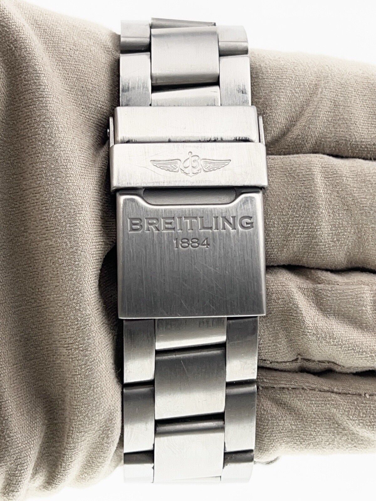 Breitling Cockpit B50 Titanium Black Dial 46mm Quartz Movement Mens Watch EB5010