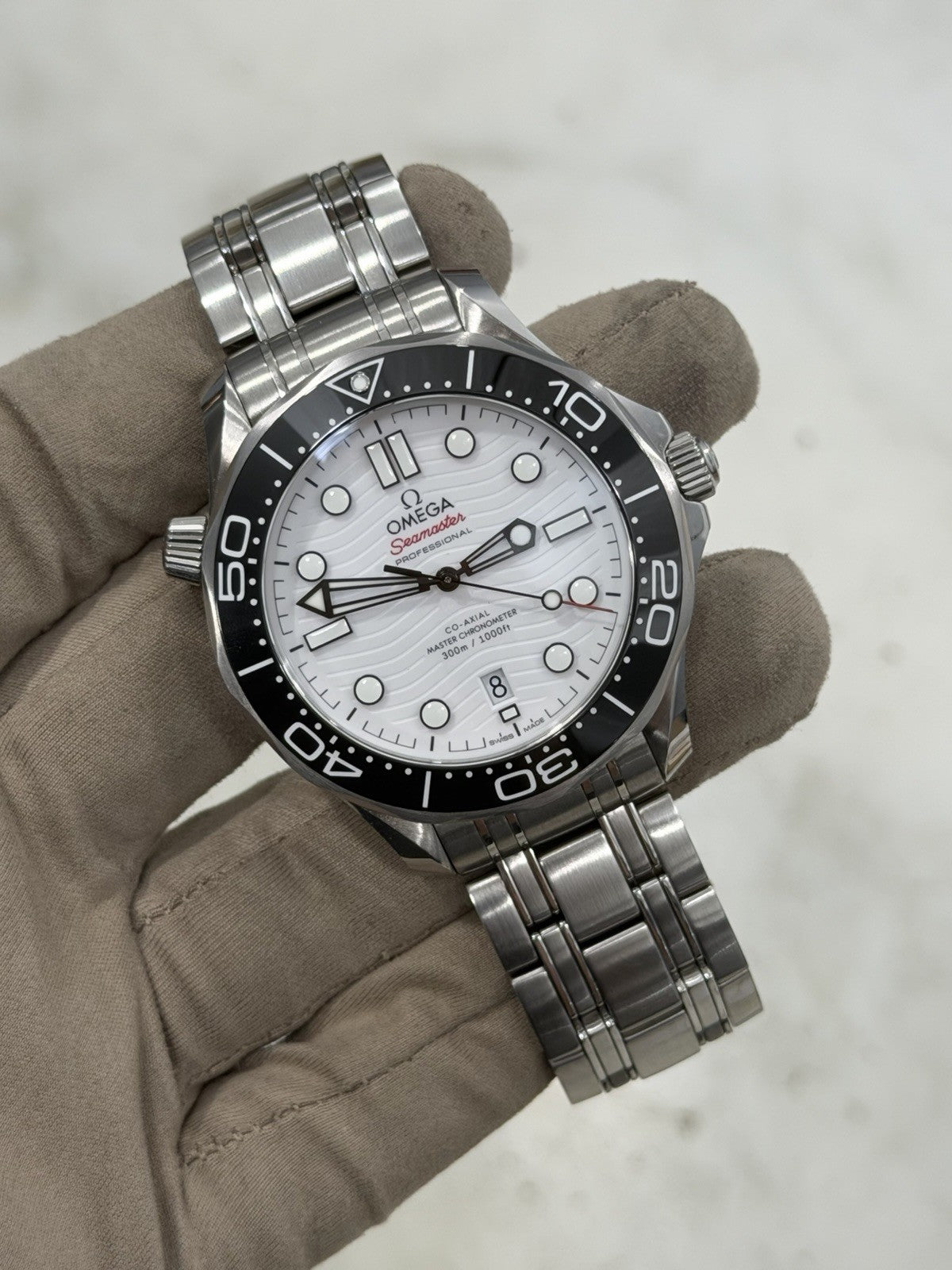 2026 Omega Seamaster Steel White Dial 42mm Automatic Watch 210.30.42.20.04.001