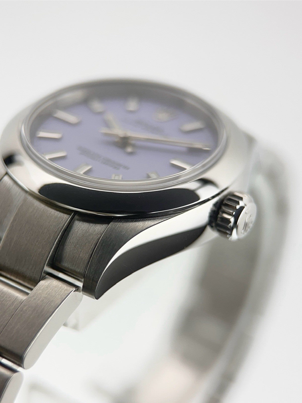 NEW 2025 Rolex Oyster Perpetual Lavender Dial 28mm Automatic Womens Watch 276200