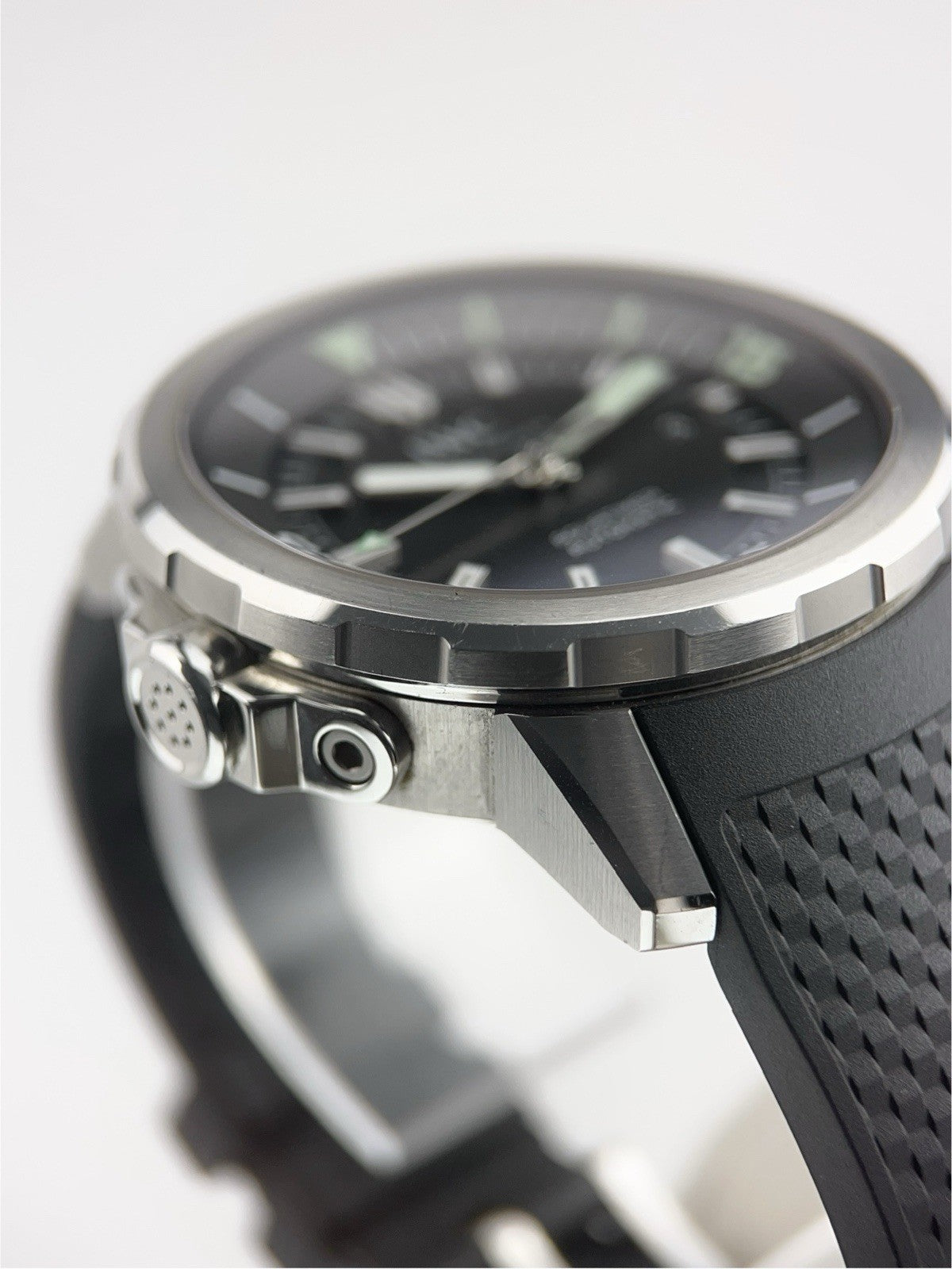 IWC Aquatimer Stainless Steel Black Dial 42mm Automatic Men’s Watch IW329001
