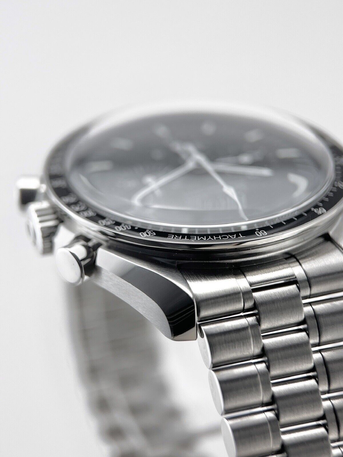 OMEGA Speedmaster Moonwatch Professional DOMINOS Challenge - 310.30.42.50.01.001