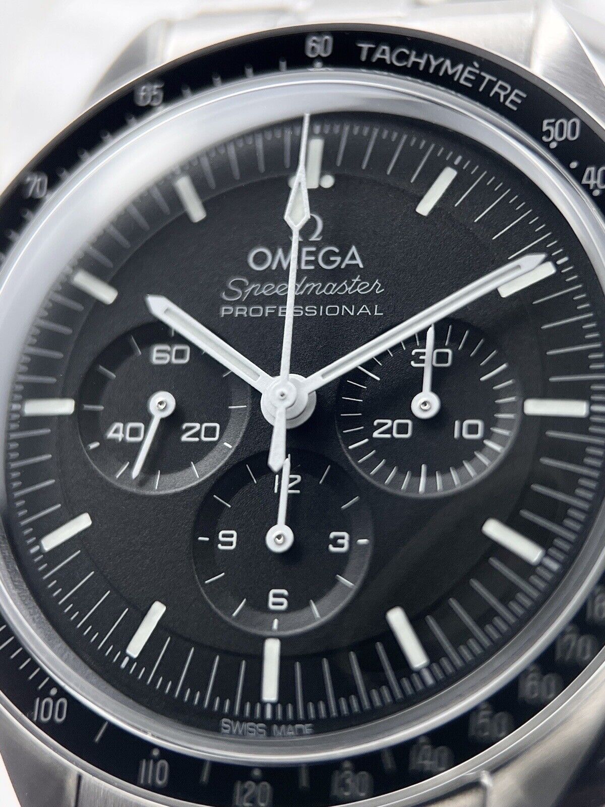 OMEGA Speedmaster Moonwatch Professional DOMINOS Challenge - 310.30.42.50.01.001