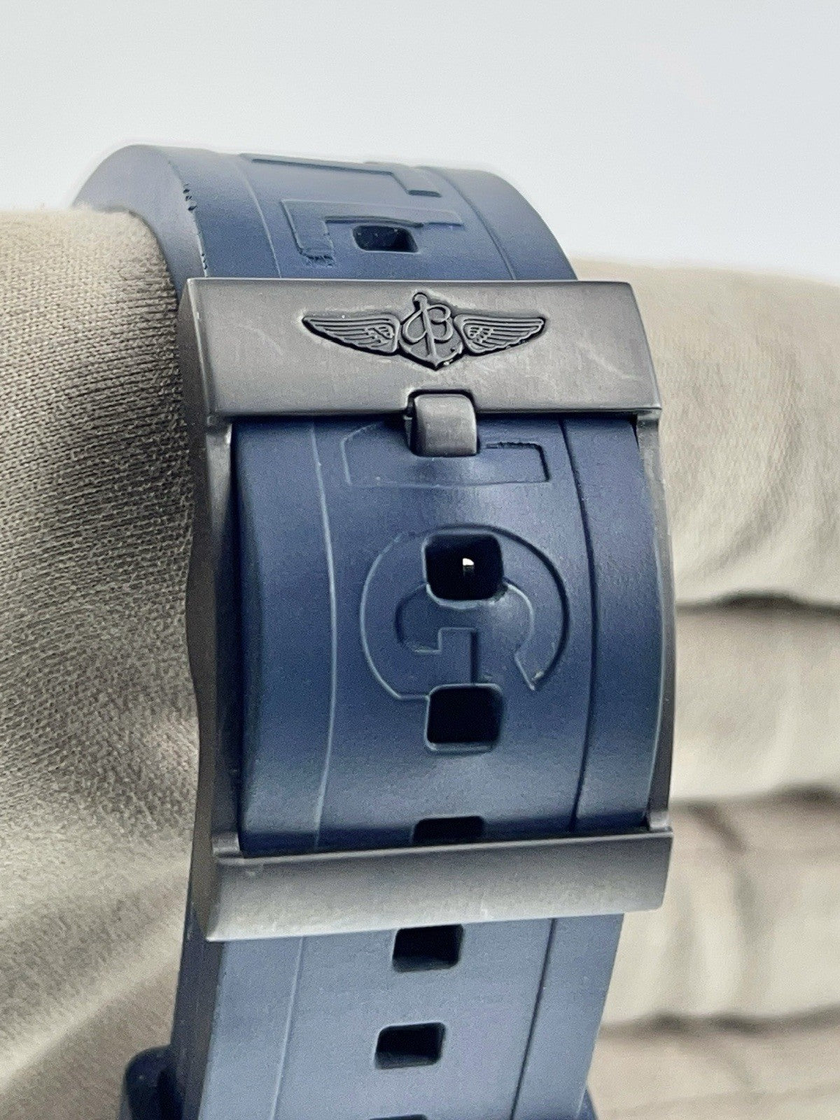 Breitling Superocean Stainless Steel Blue Dial 46mm Automatic Mens Watch M17368