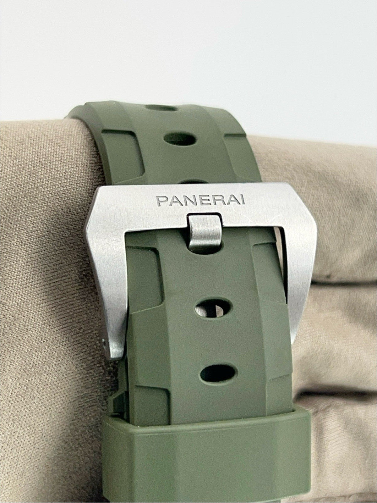 Panerai Luminor Marina Steel White Dial 40mm Automatic Men's Watch PAM0049