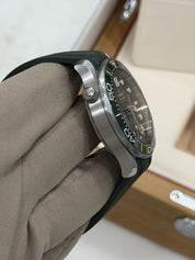 Omega Seamaster Diver Steel GREEN Dial 42mm Auto Men's Watch 210.32.42.20.10.001