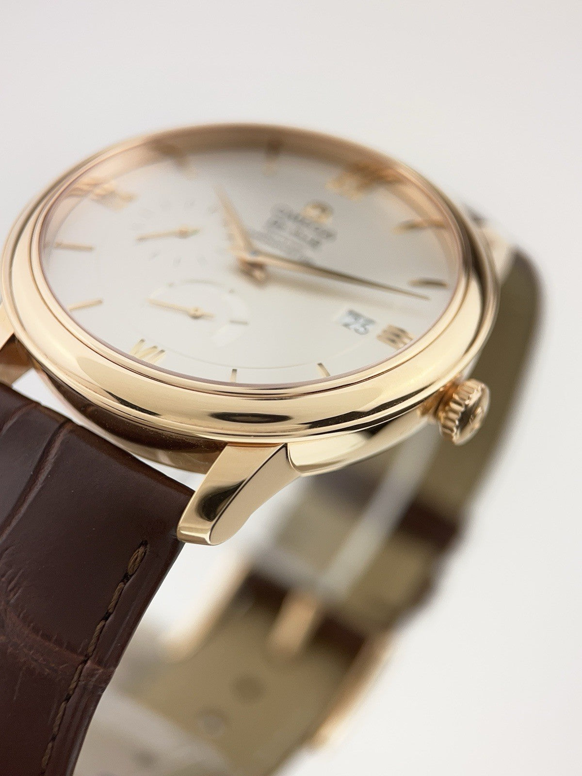 Omega De Ville 18k Rose Gold Silver Dial 39.5mm Auto Watch 424.53.40.21.02.001