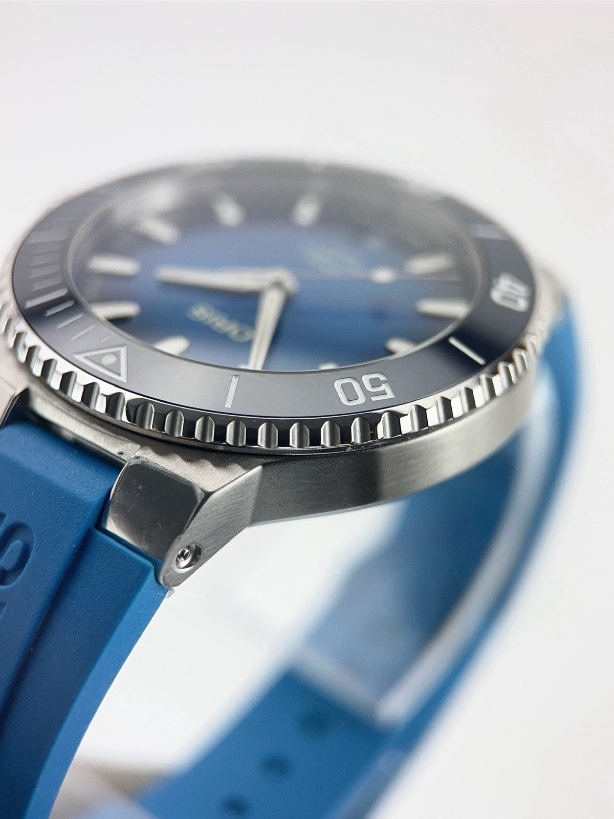 Oris Aquis Date Calibre 400 Stainless Steel Automatic 43mm Men's Watch 7790