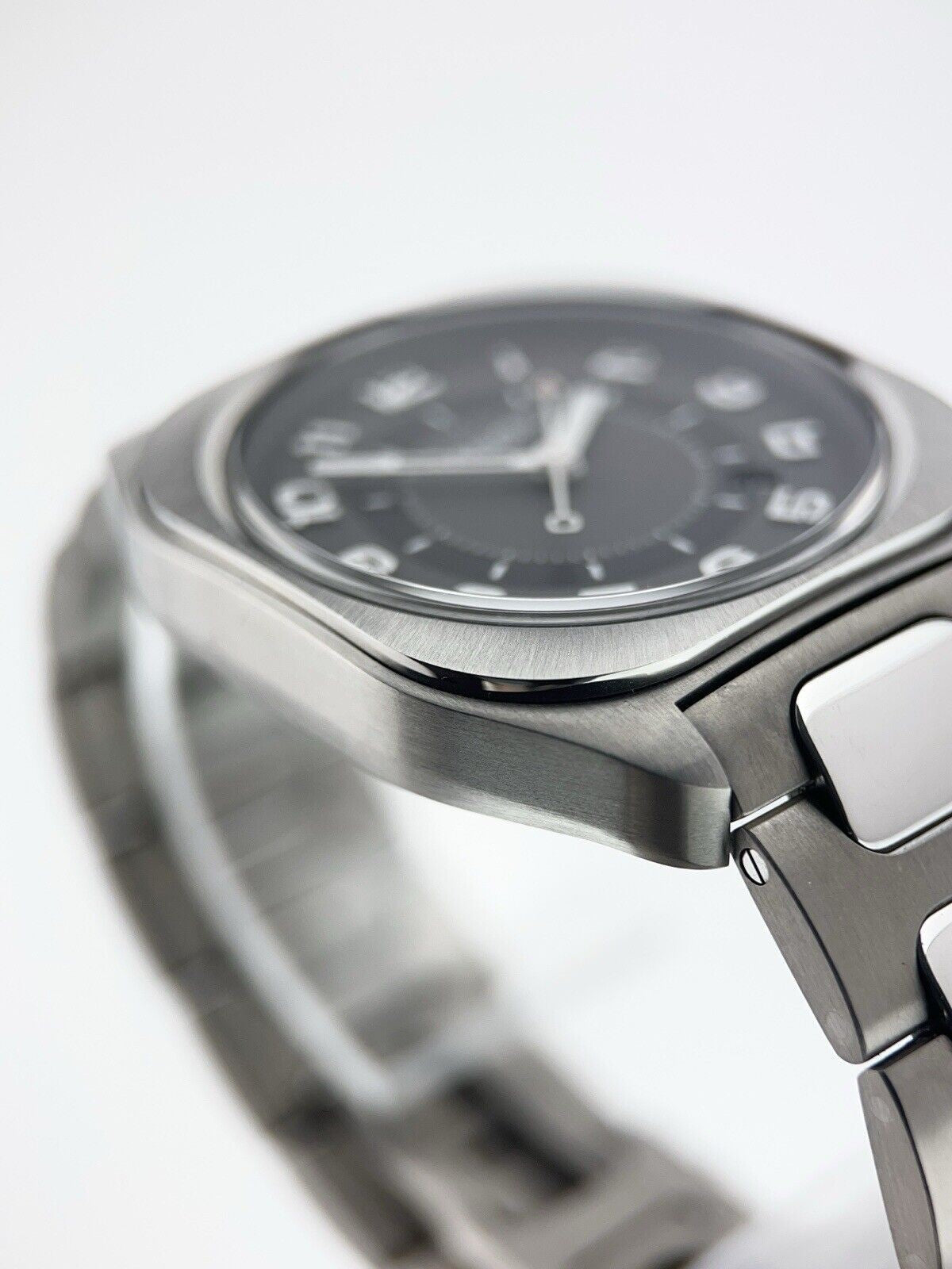 Hermes H08 Titanium Gray Dial 39mm Automatic Men’s Watch SP1.741 - Box/Papers