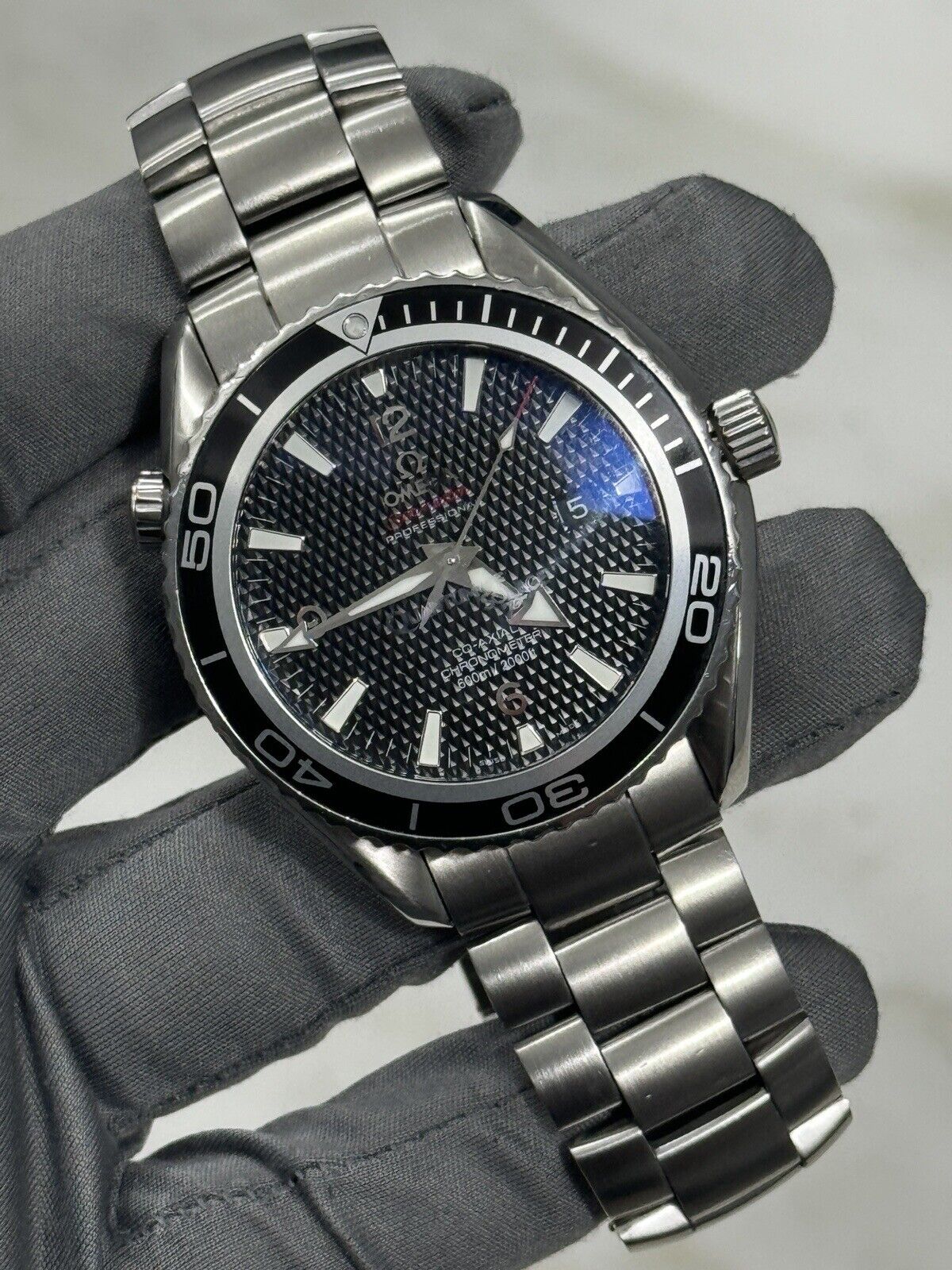 OMEGA Seamaster 007 James Bond Watch Quantum Of Solace - 222.30.46.20.01.001